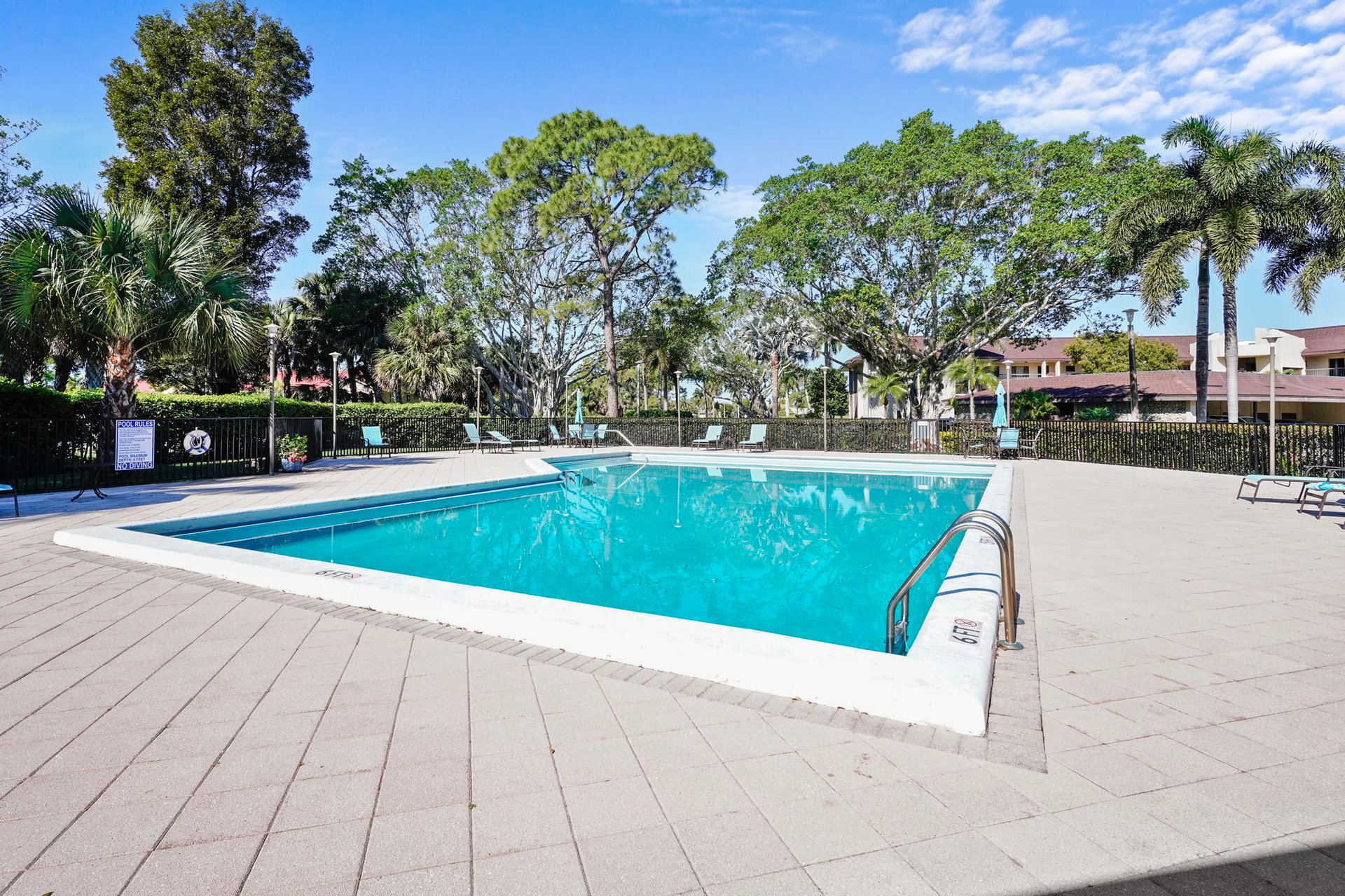 413 Augusta Blvd #105