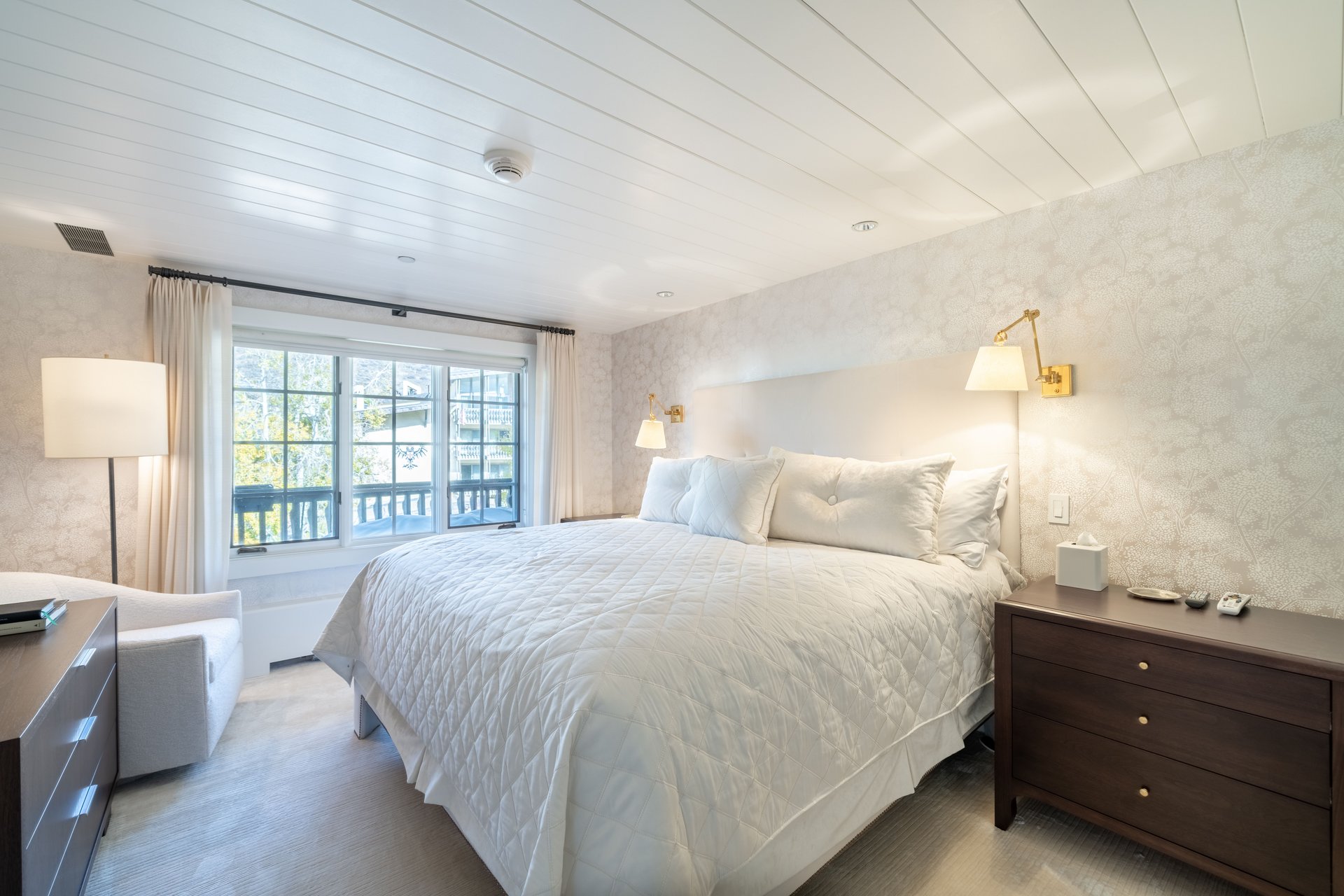 The Lodge at Vail Condominiums #332