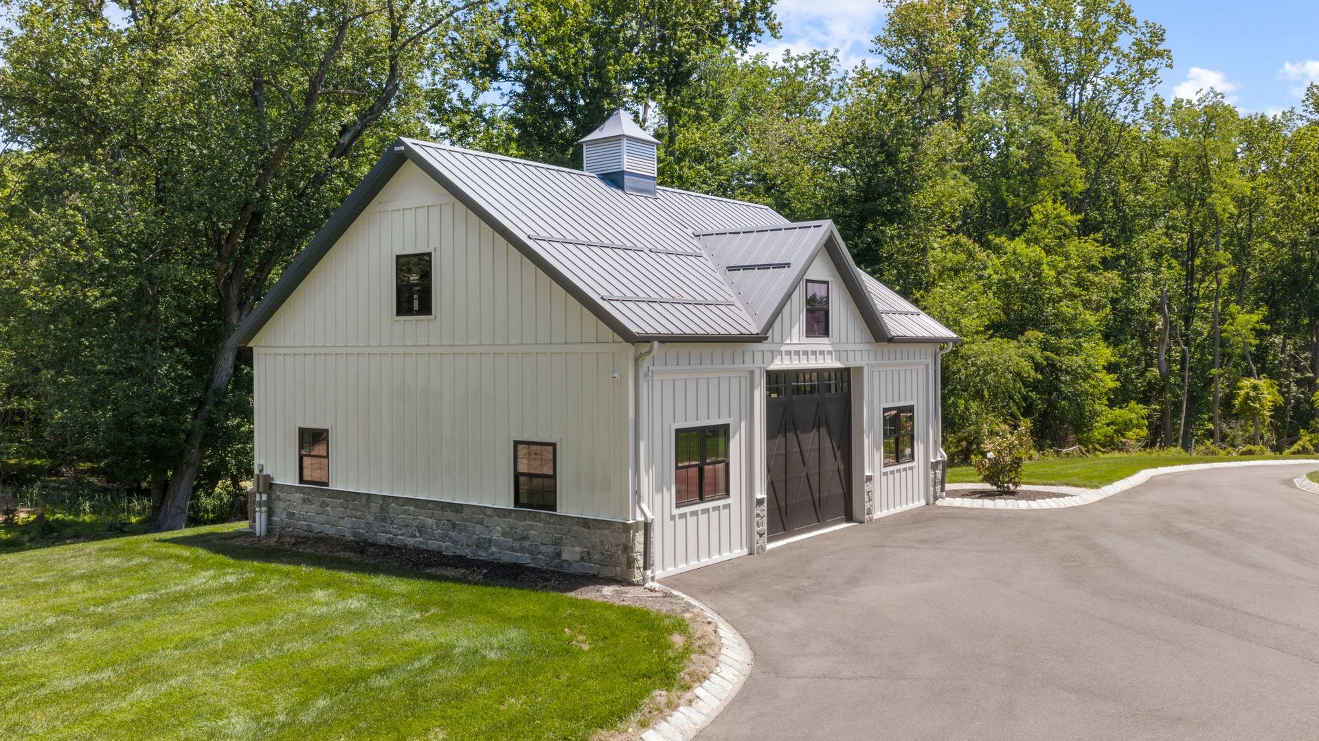 7 Homelands Dr
