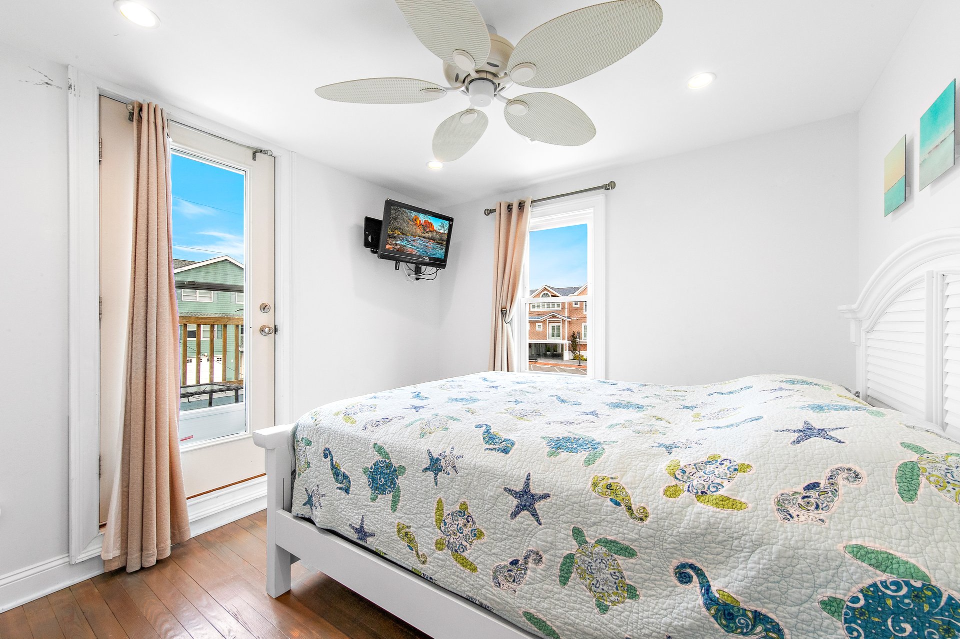 5 W Ave, Beach Haven
