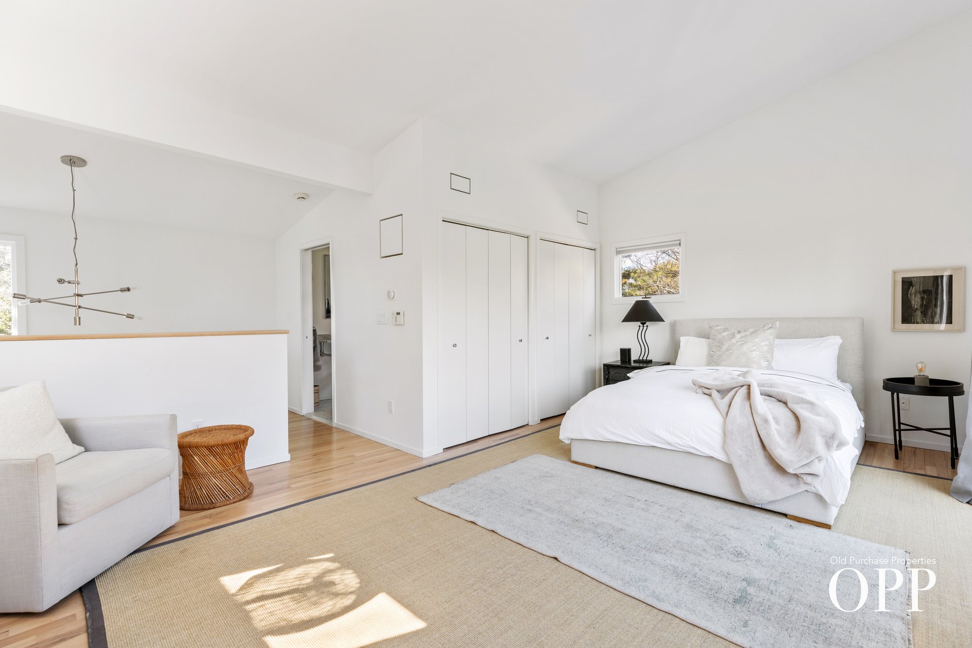 A MODERN RETREAT IN PRIME LOCATION