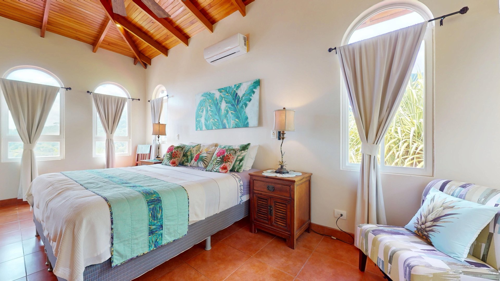 Ojochateau - Rare Ocean & Mountain View 4BR Home in Costa Rica