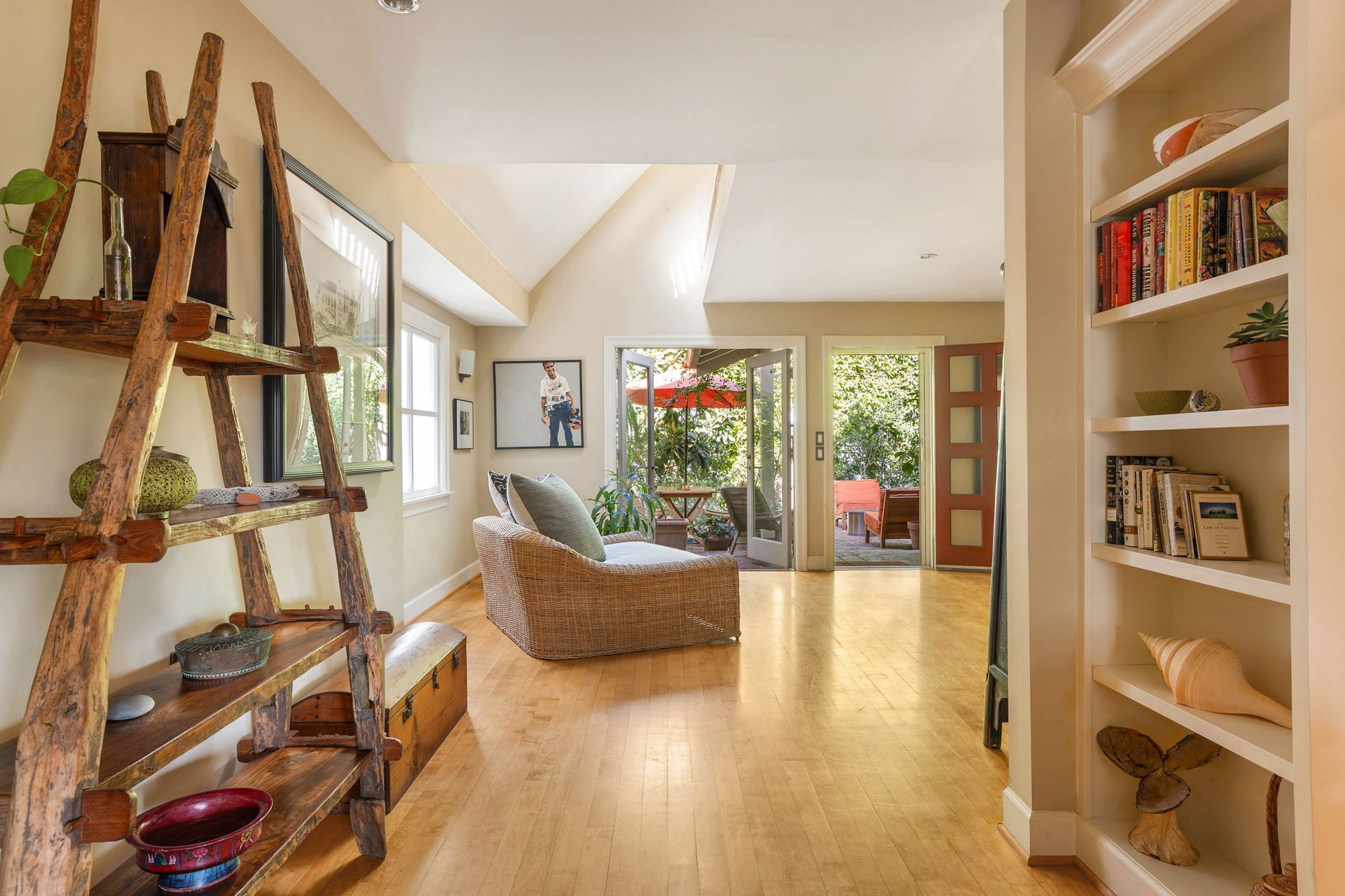 2536 Beverley Ave, Santa Monica 