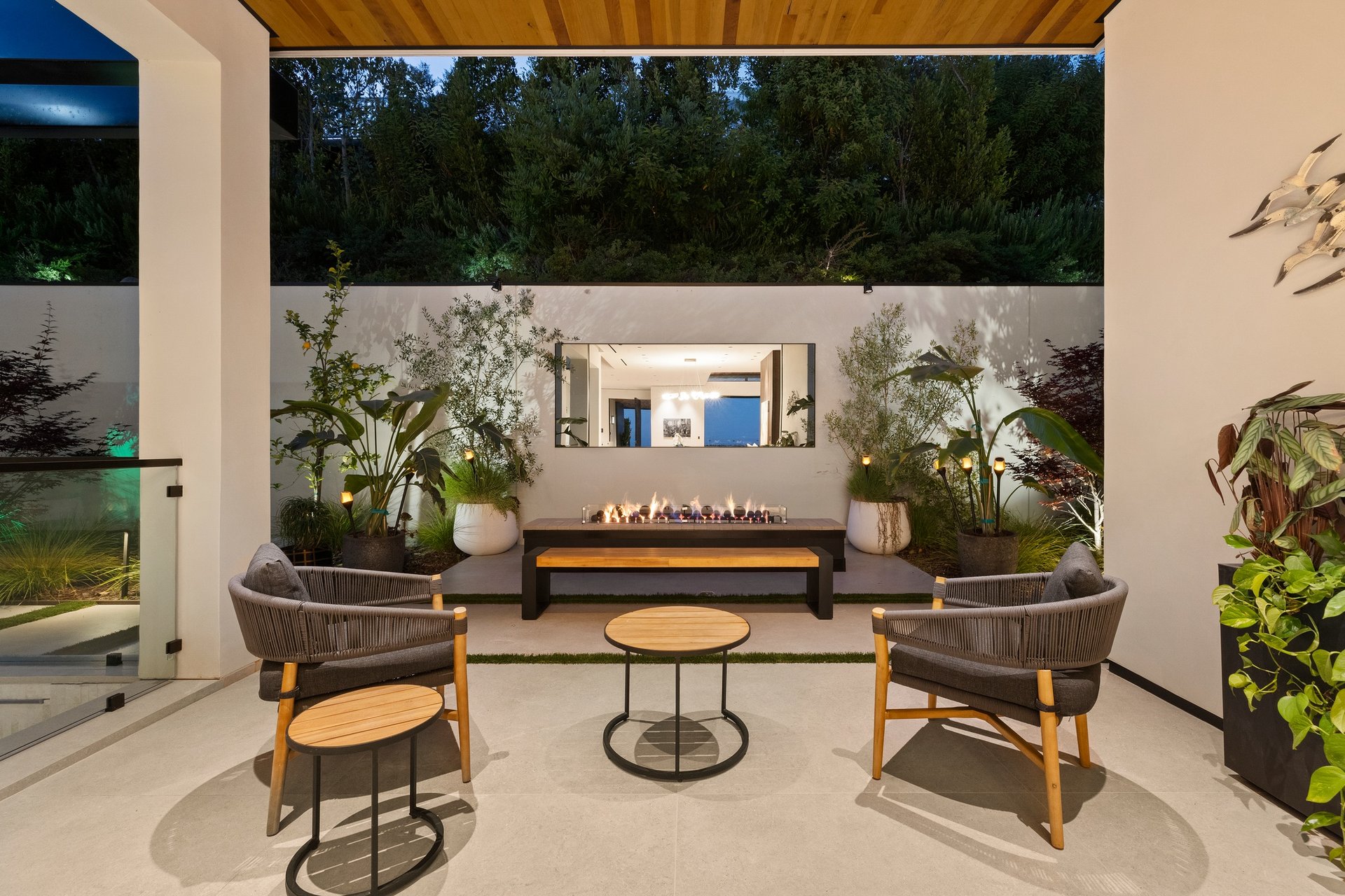 9211 Nightingale Dr, Hollywood Hills