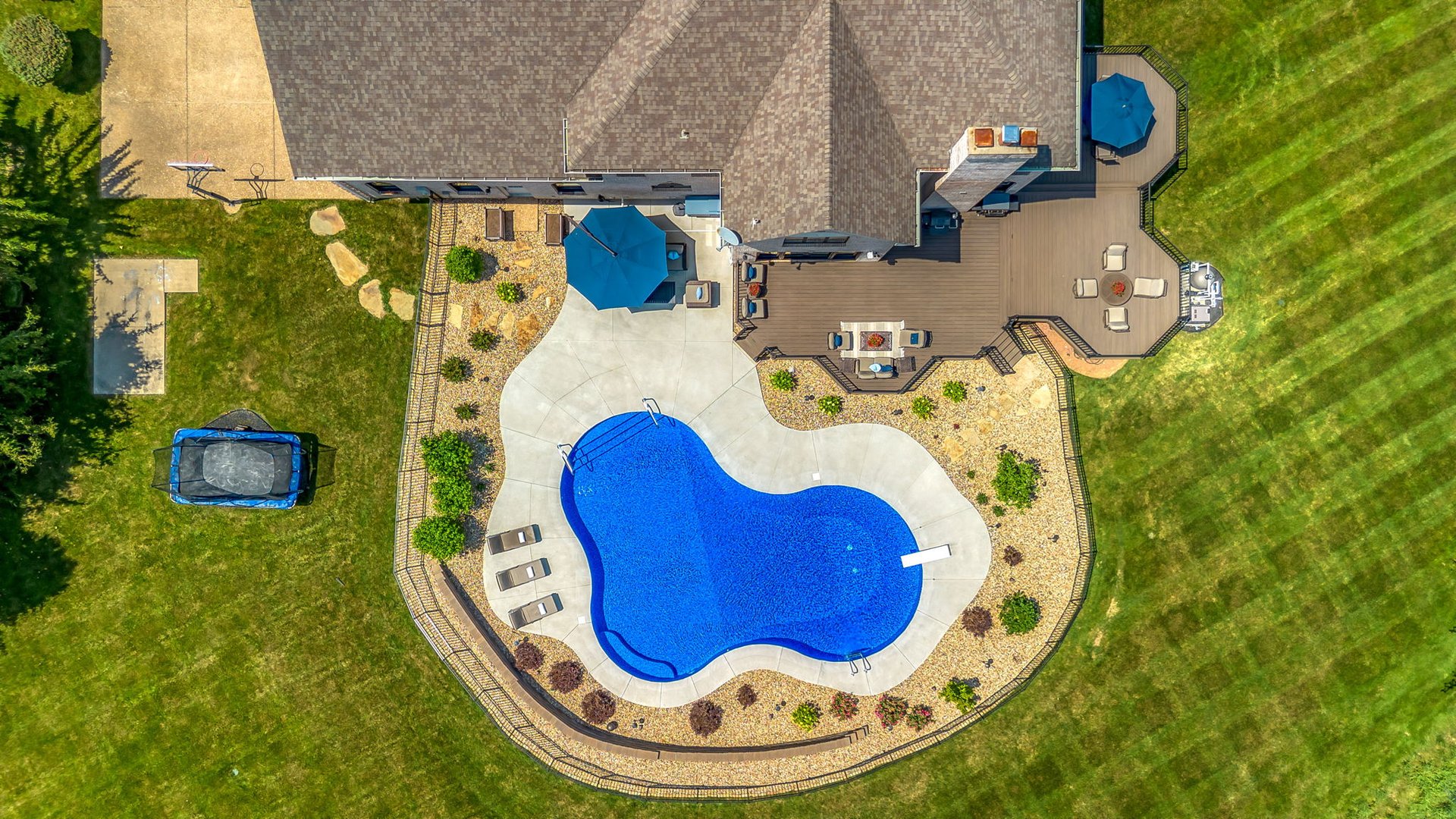 32 Rathfarnum Lane