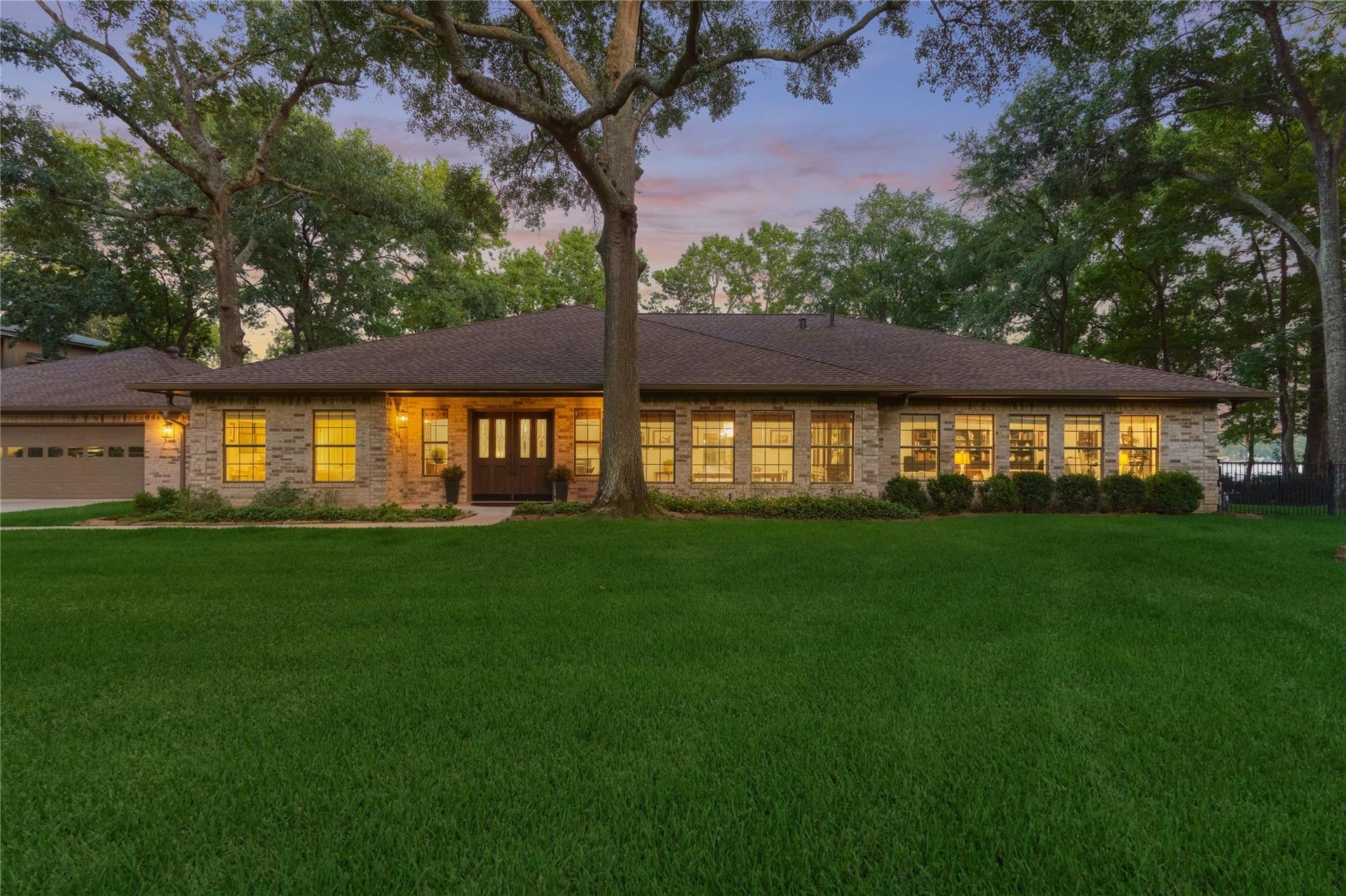 15152 Paradise View Dr
