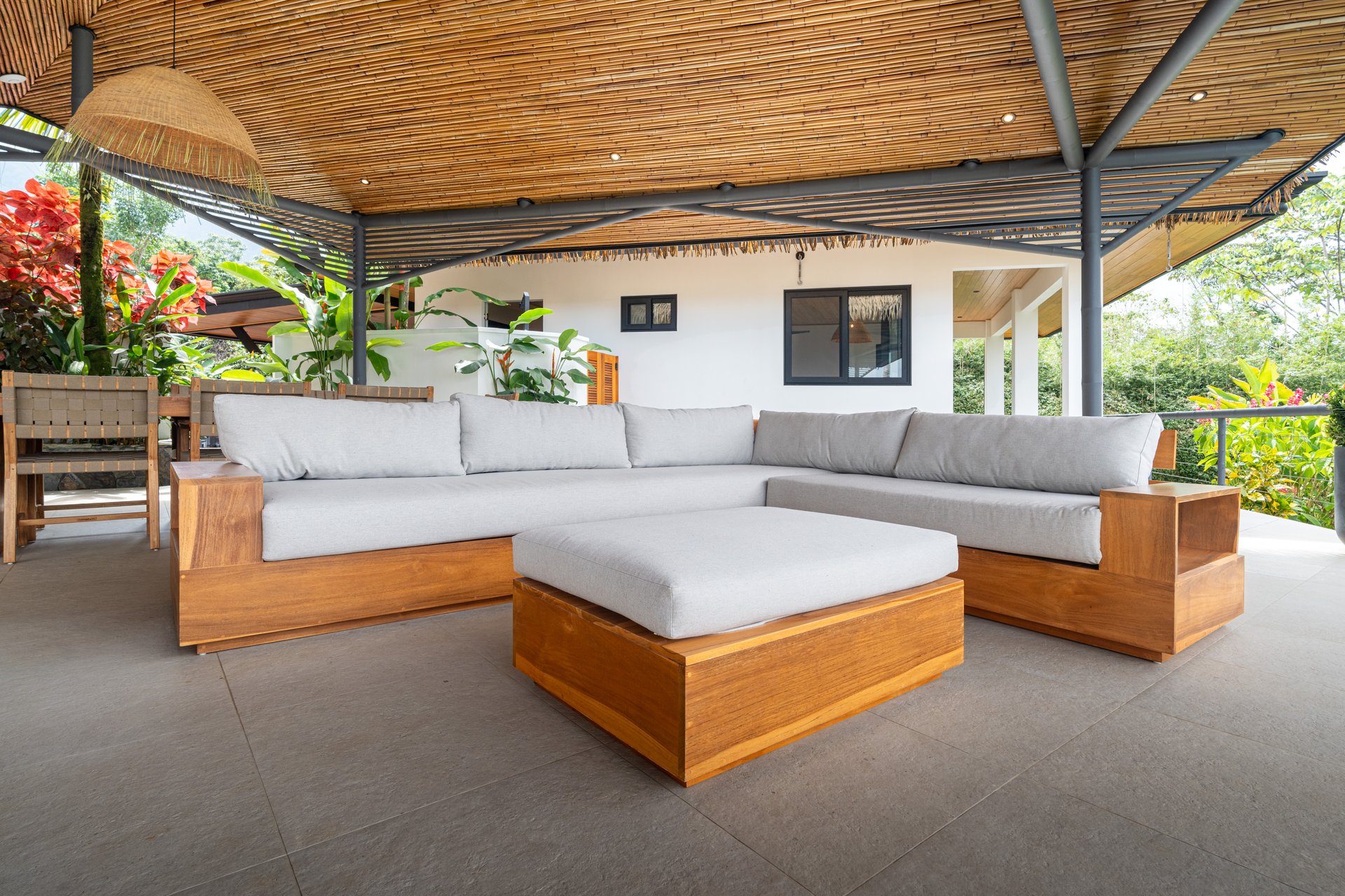 Casa Amarilla – Oceanview Luxury Meets Sustainable Living in Tres Rios