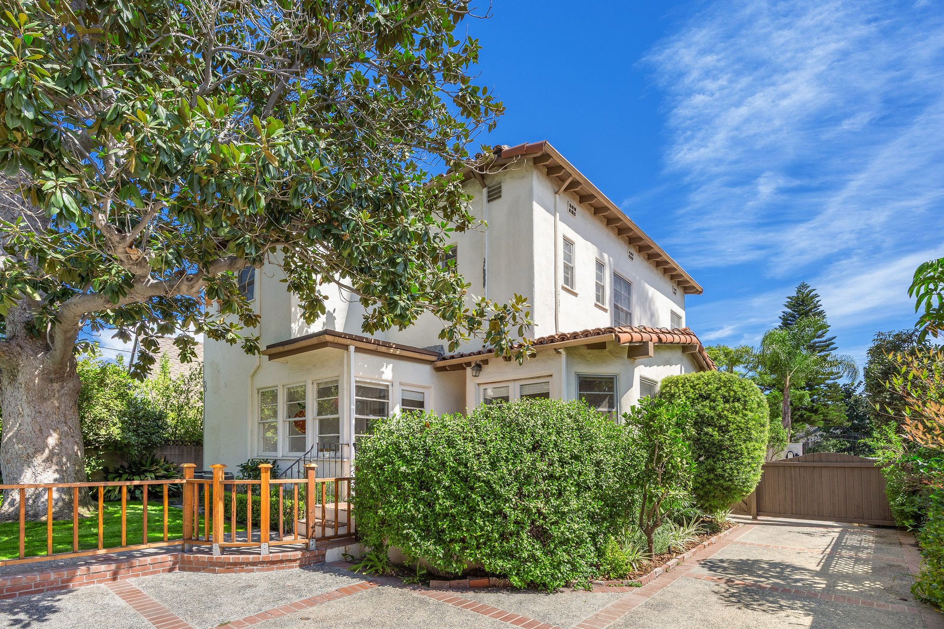 157 S. Fuller Ave