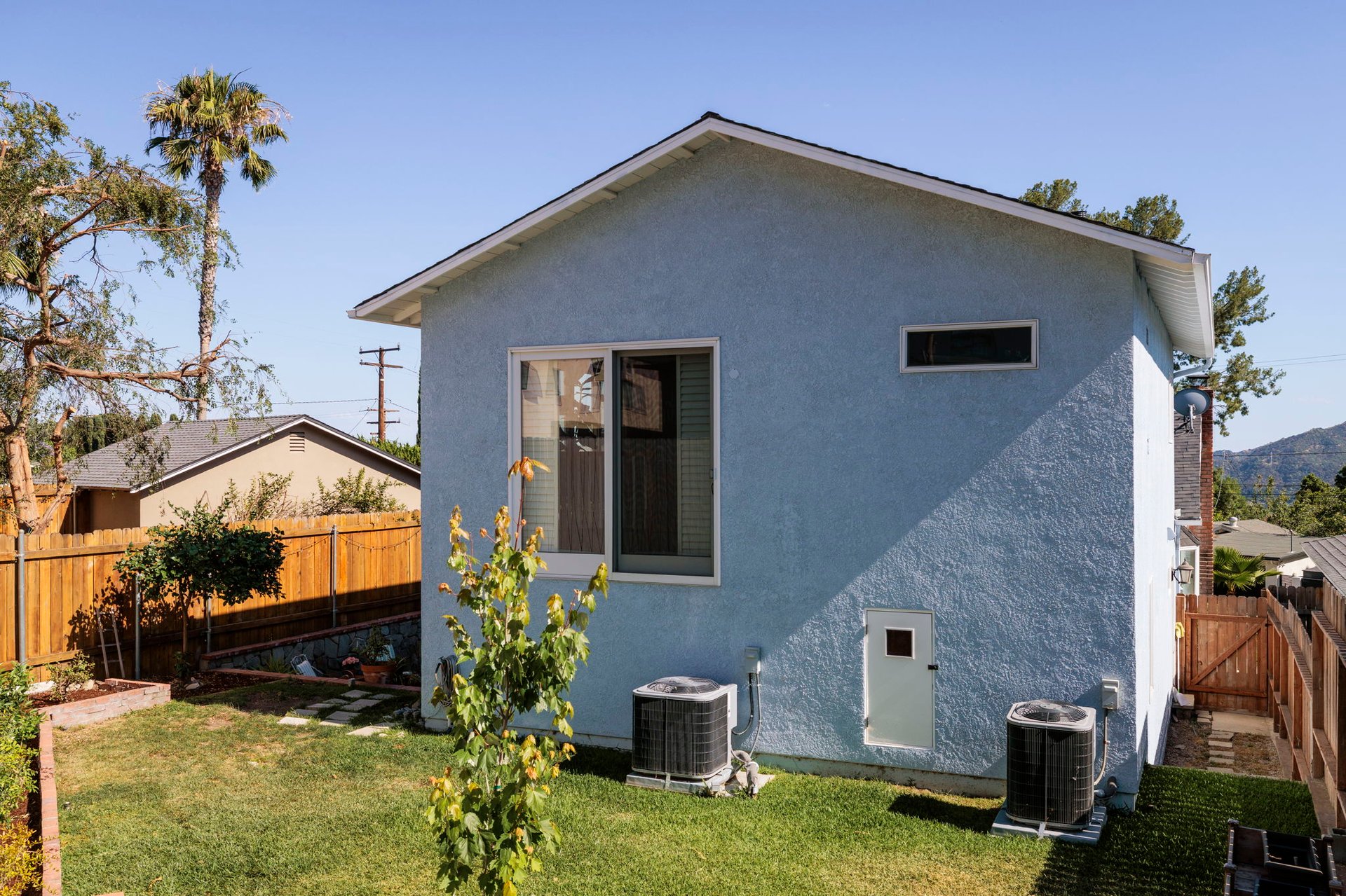 2-Story Historic Cabin Home in La Crescenta - Breathtaking Verdugo Mountain Views!