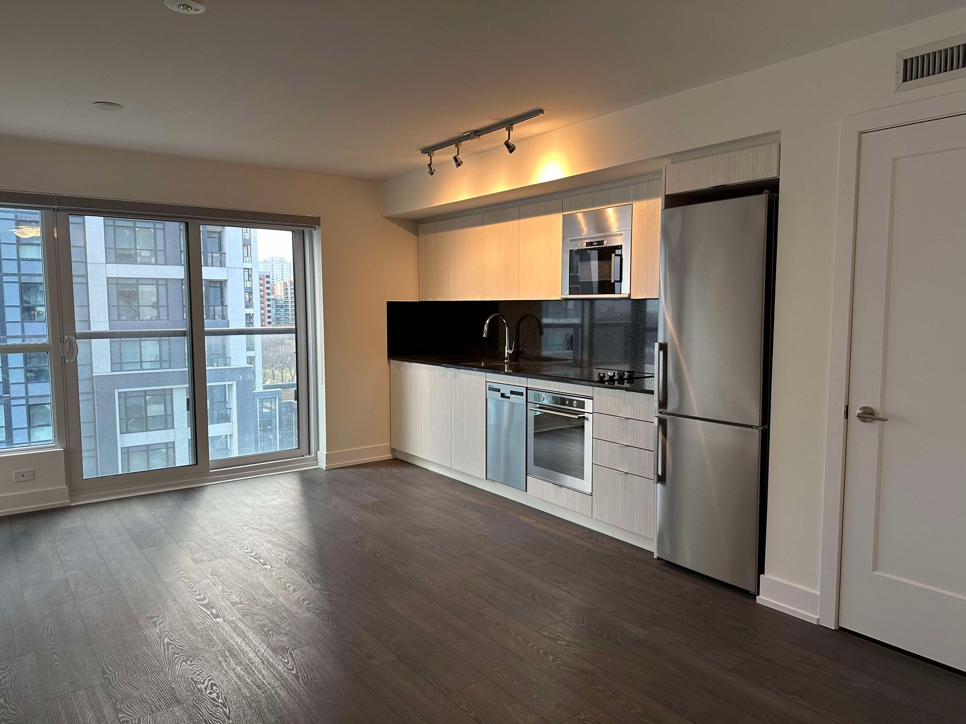 5 Mabelle Ave 730
