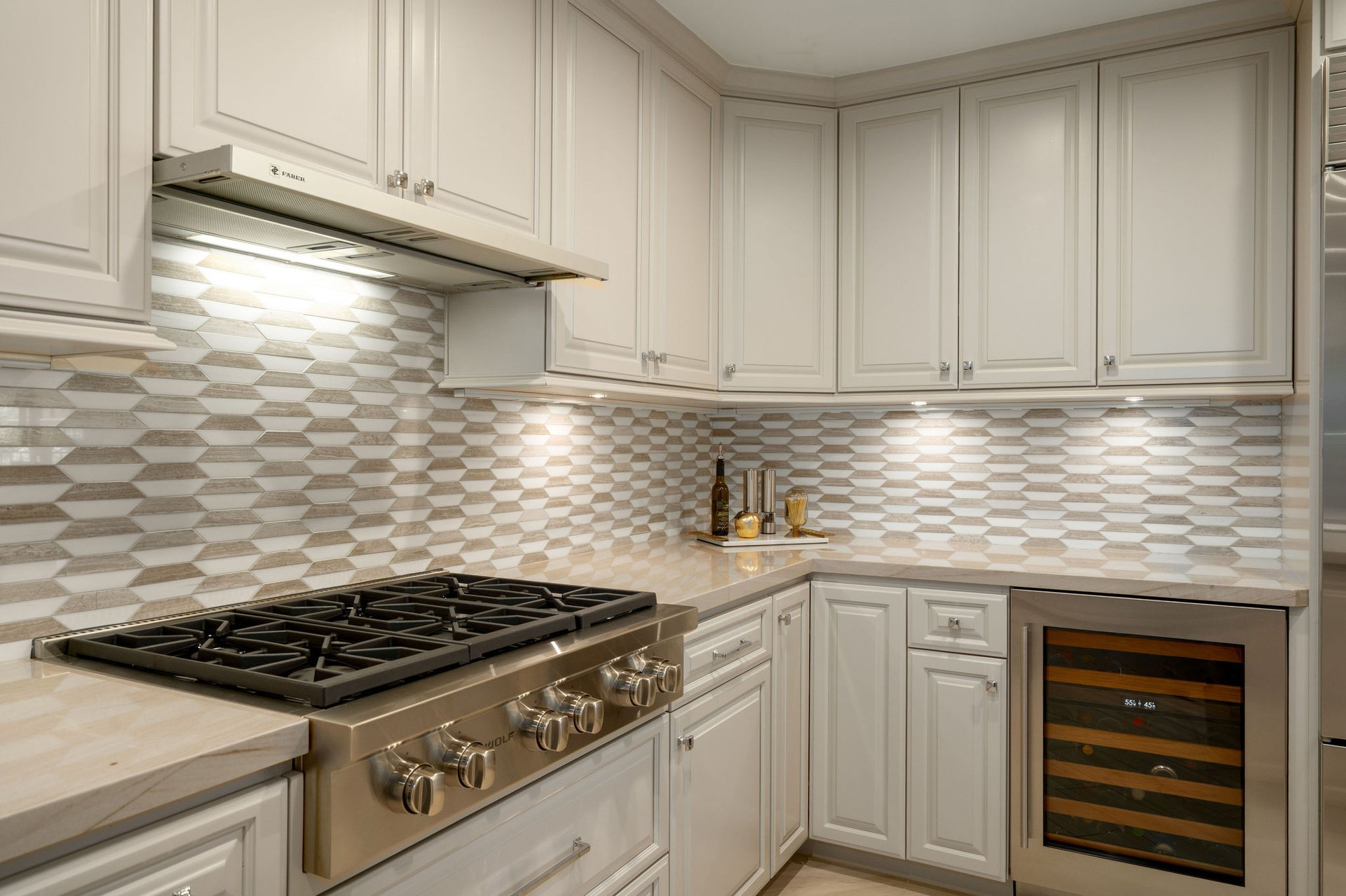 7175 E CAMELBACK Road, 301