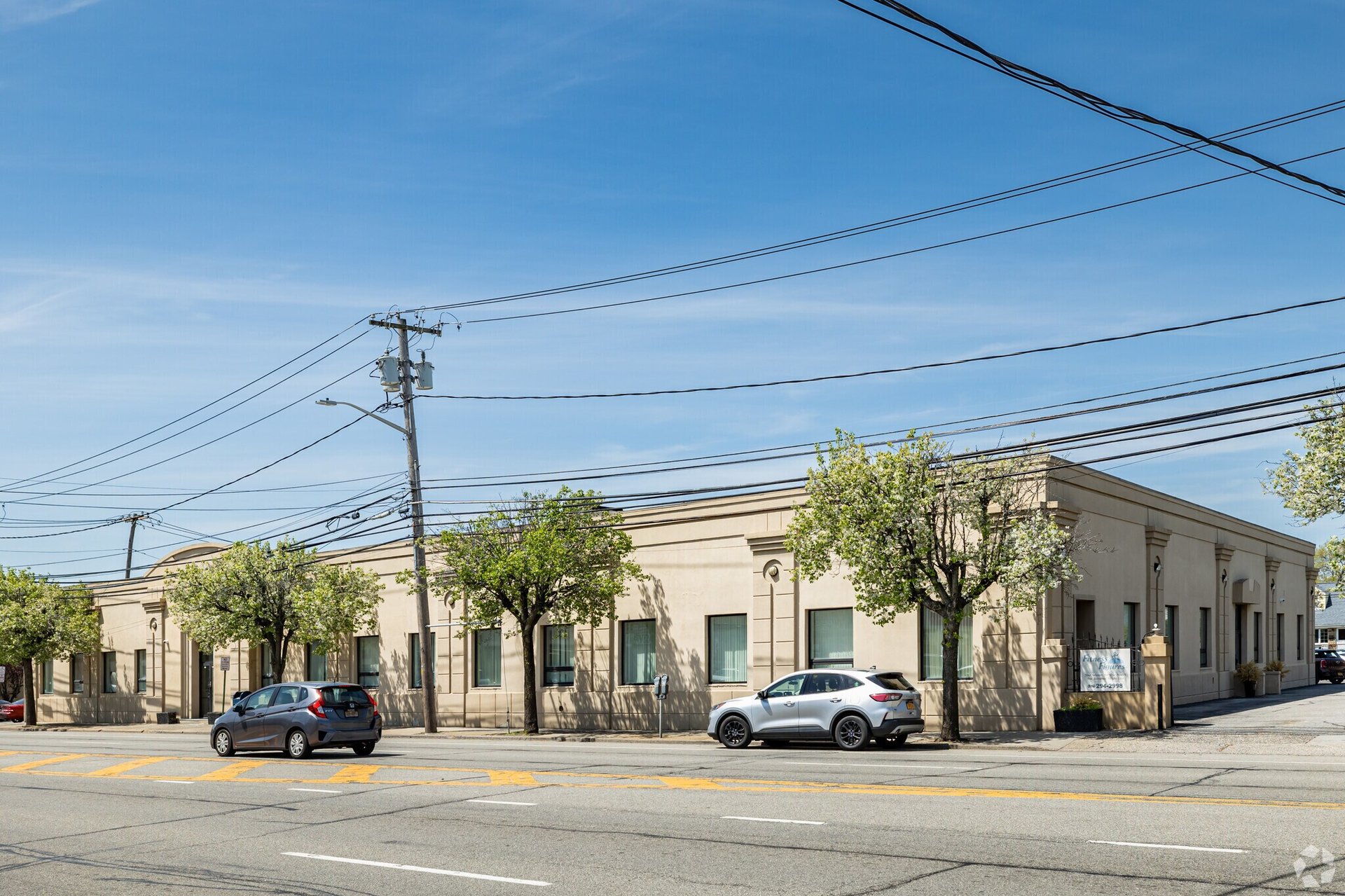 166 E Jericho Tpke