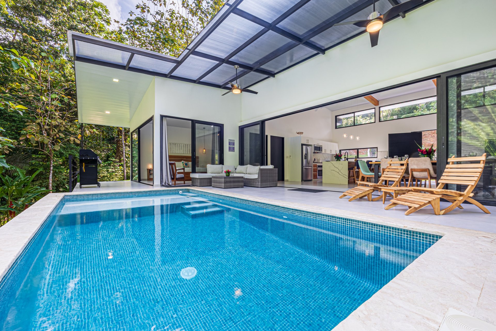 Casa Ballena Pearl with Extra building site!