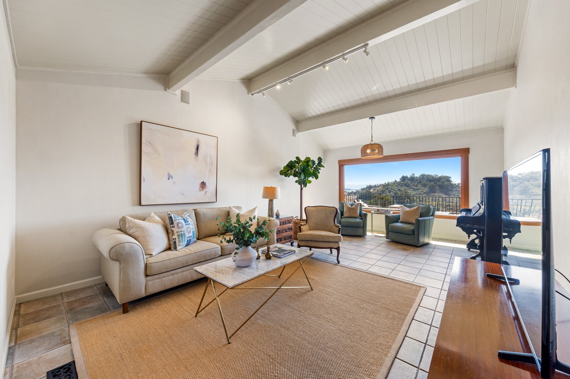 Sunny View Residence in Peacock Gap