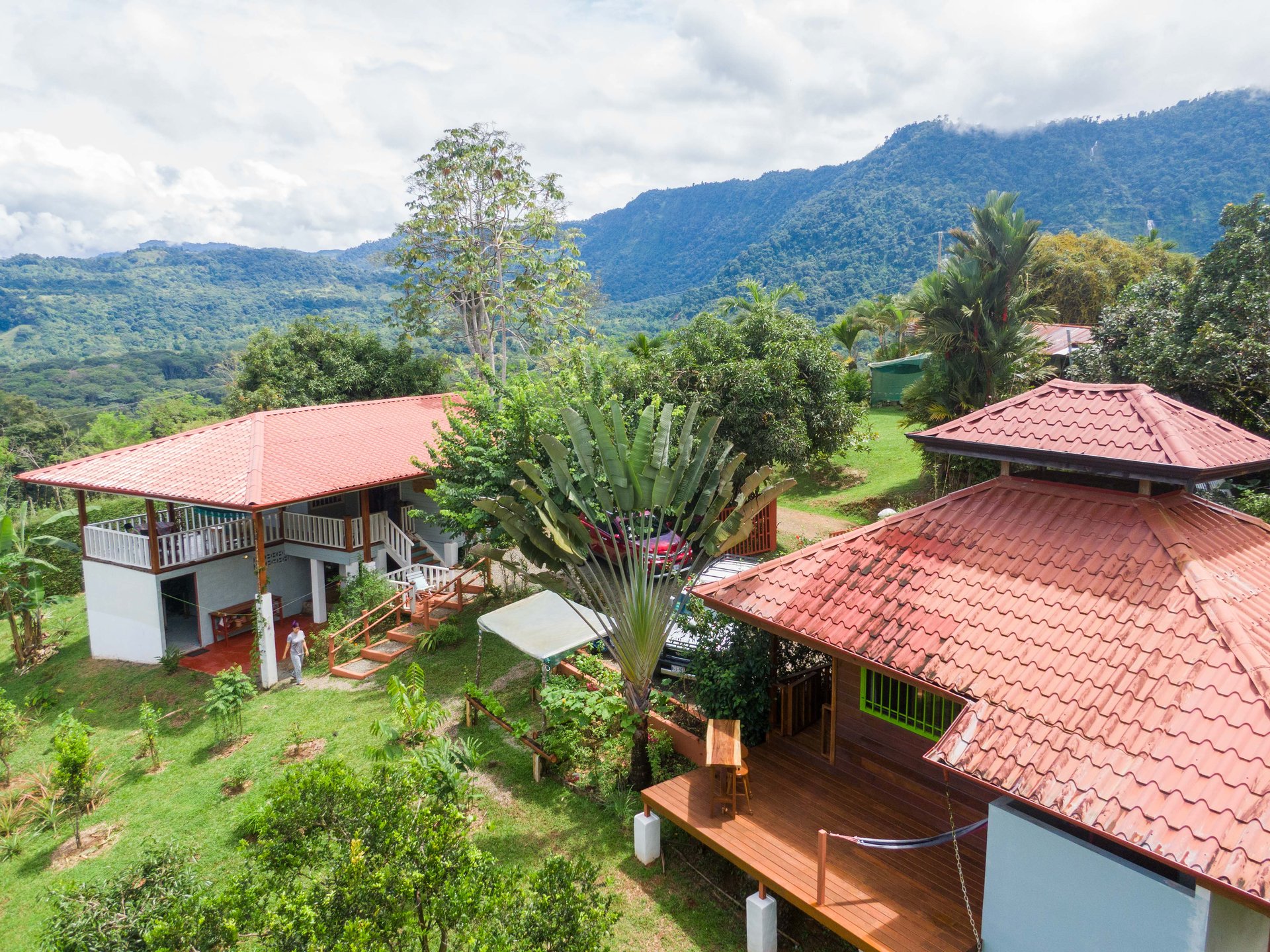 Tinamastes Eco Orchard | Creekside 2BR Home + Studio Casita