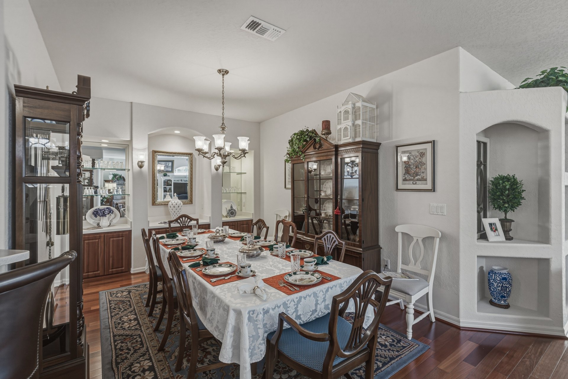 12410 WOODLANDS CIR