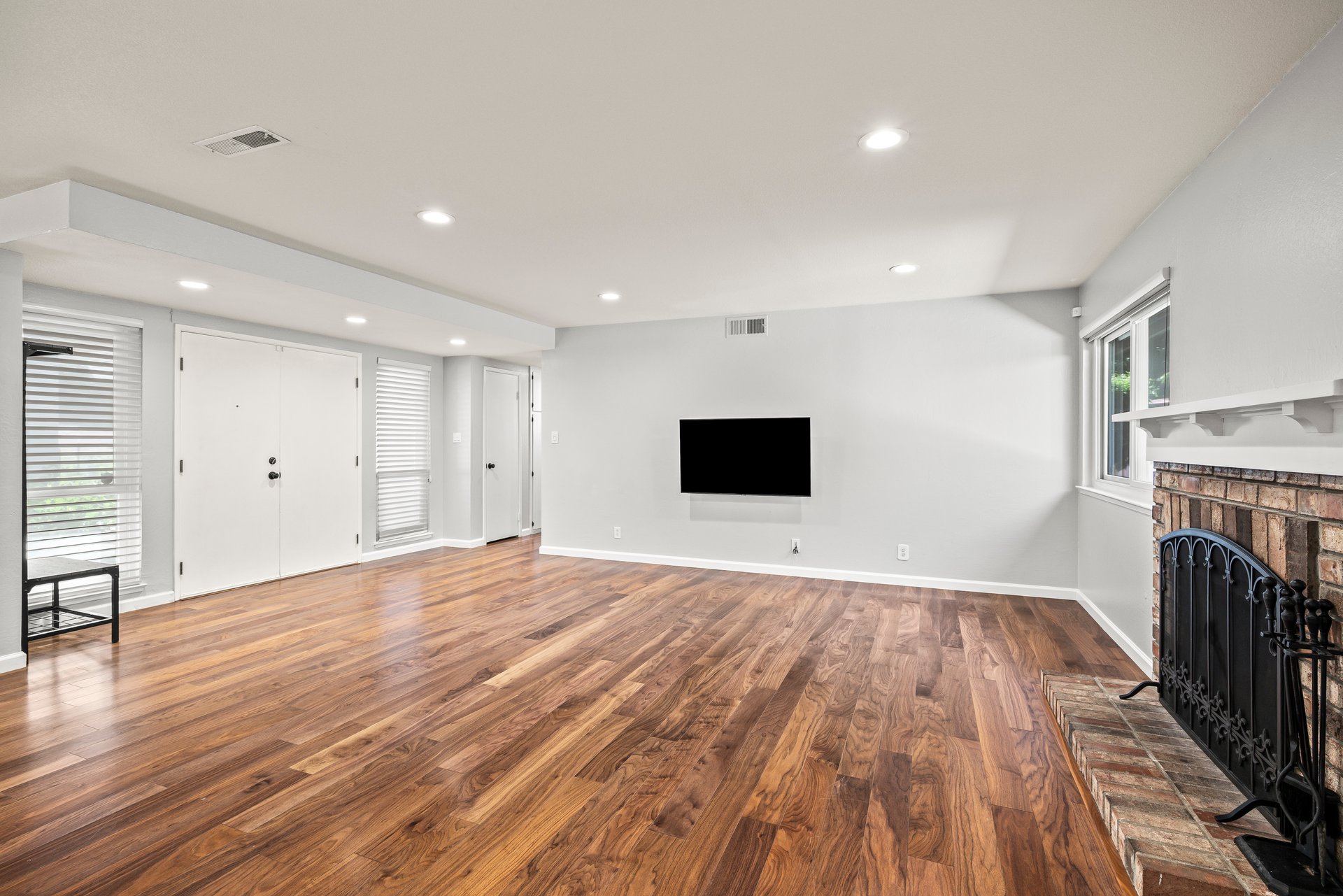5021 Waterbury Way
