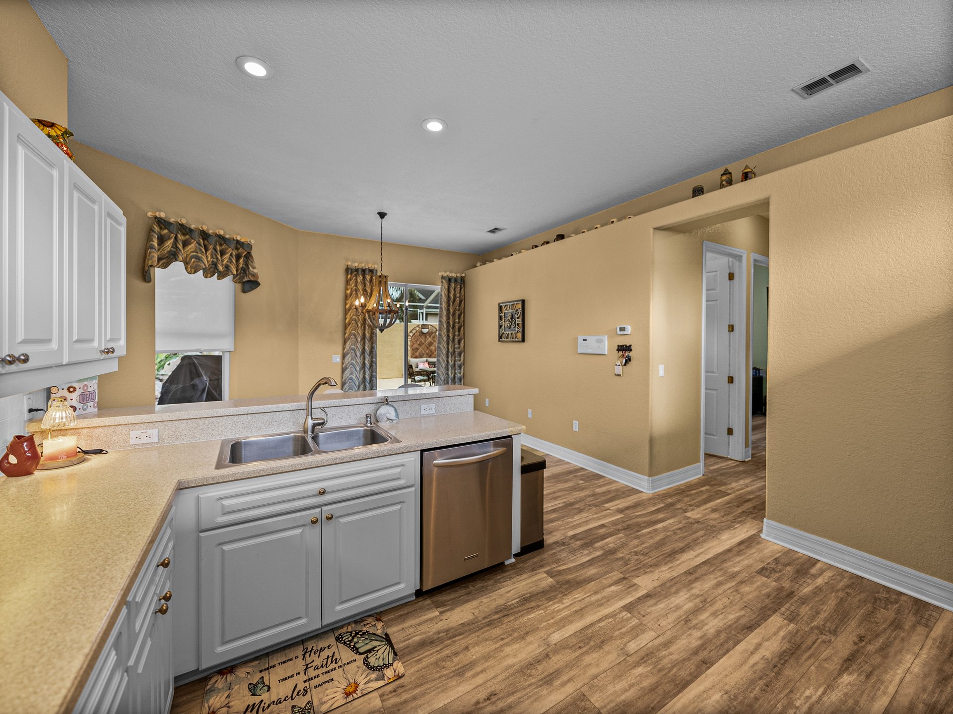 12413 WOODLANDS CIR