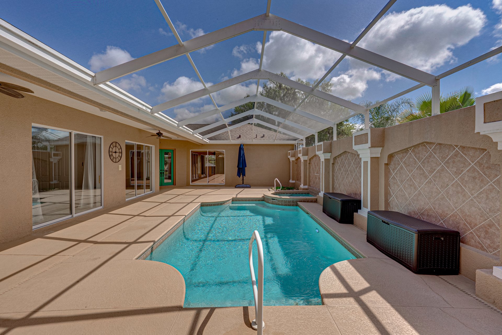 12231 WOODLANDS CIR
