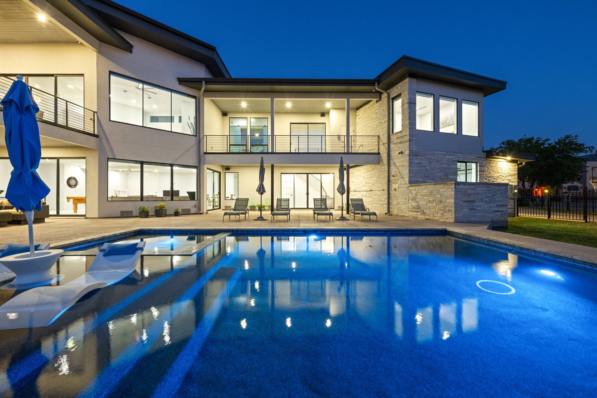 2912 Patriot Drive & 3002 Point Cove
