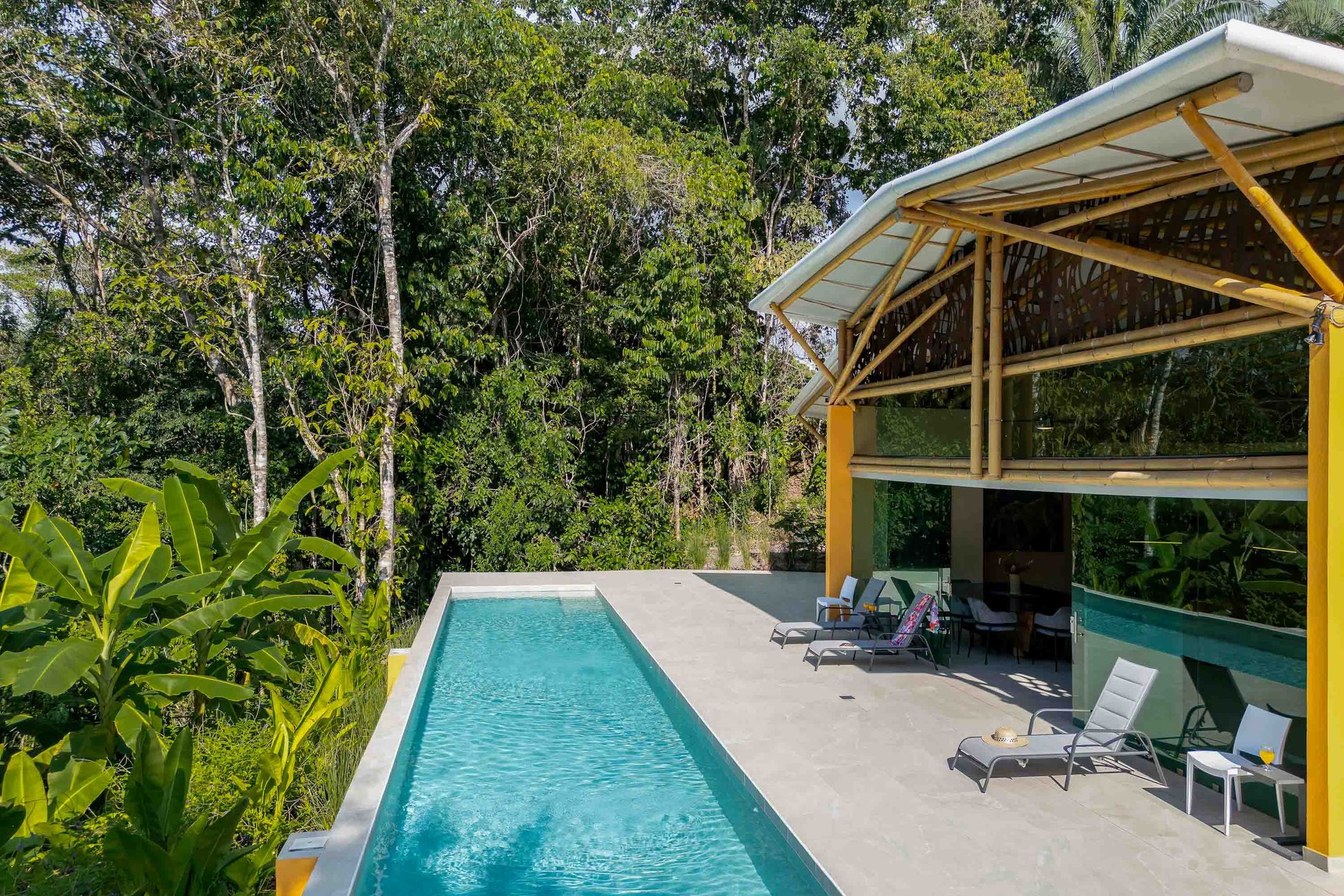 Villa Bamboo Luxury Jungle Retreat near the Marina