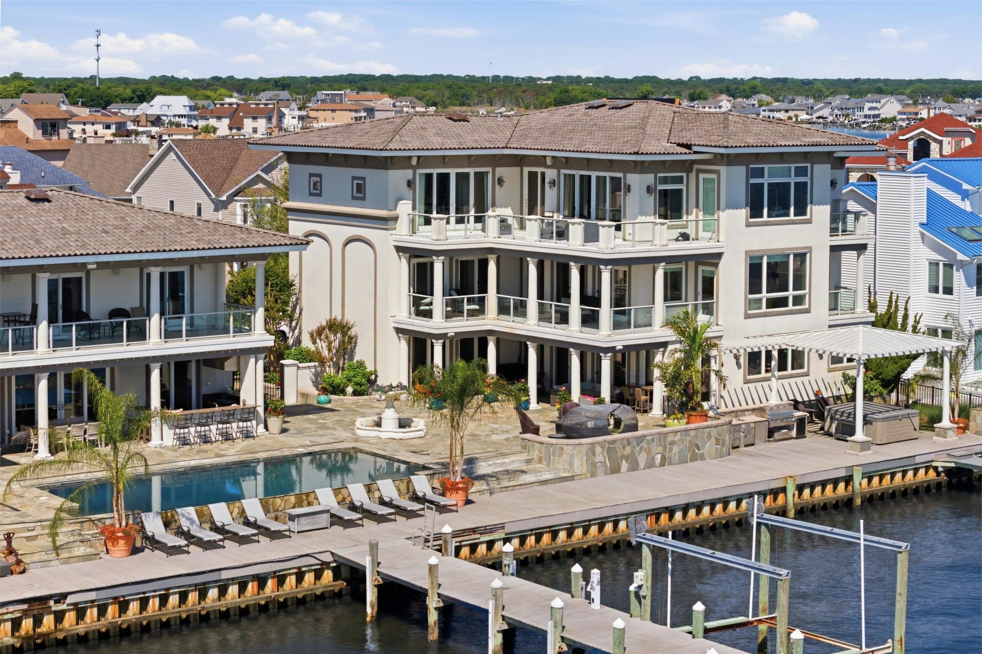 3331-3333 LONG POINT DRIVE