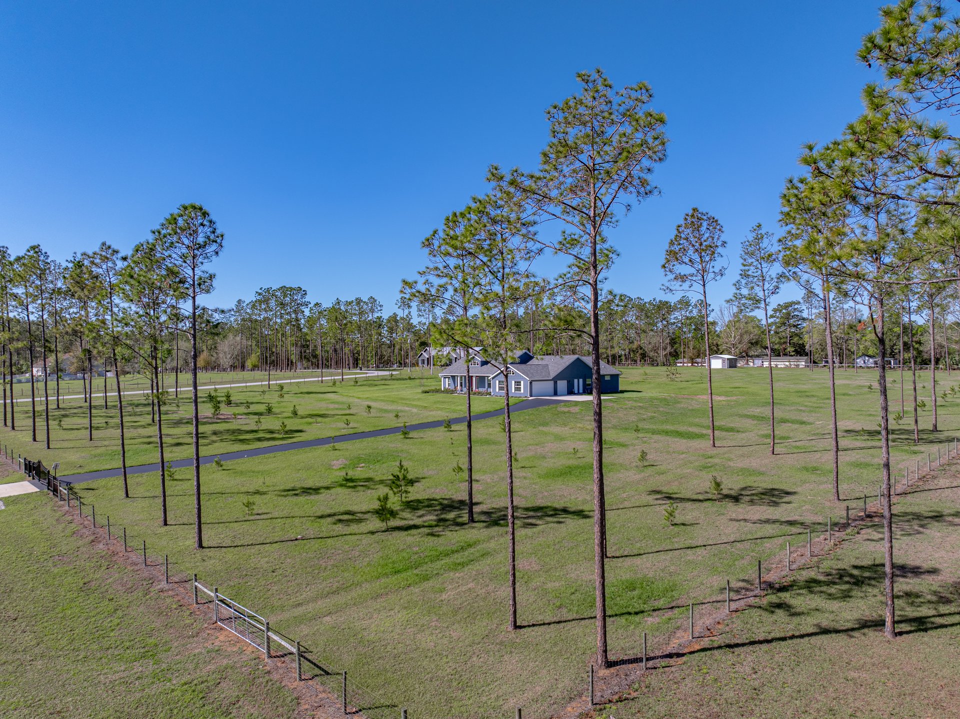 17703 COUNTRY SQUIRE LN