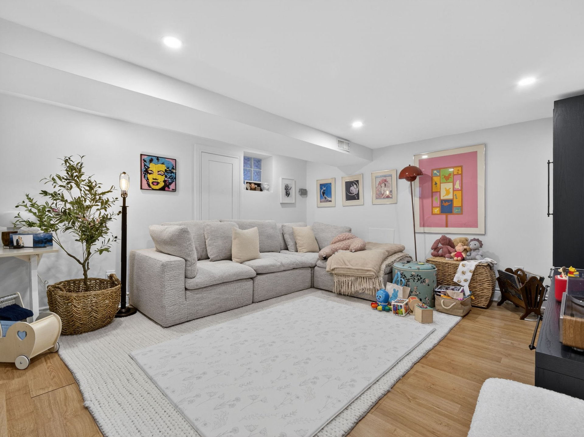 SOLD: Vibrant Corso Italia