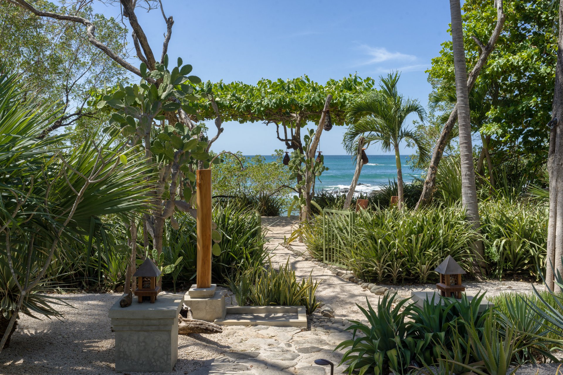 Villa Serena | Oceanfront Luxury in Playa Langosta