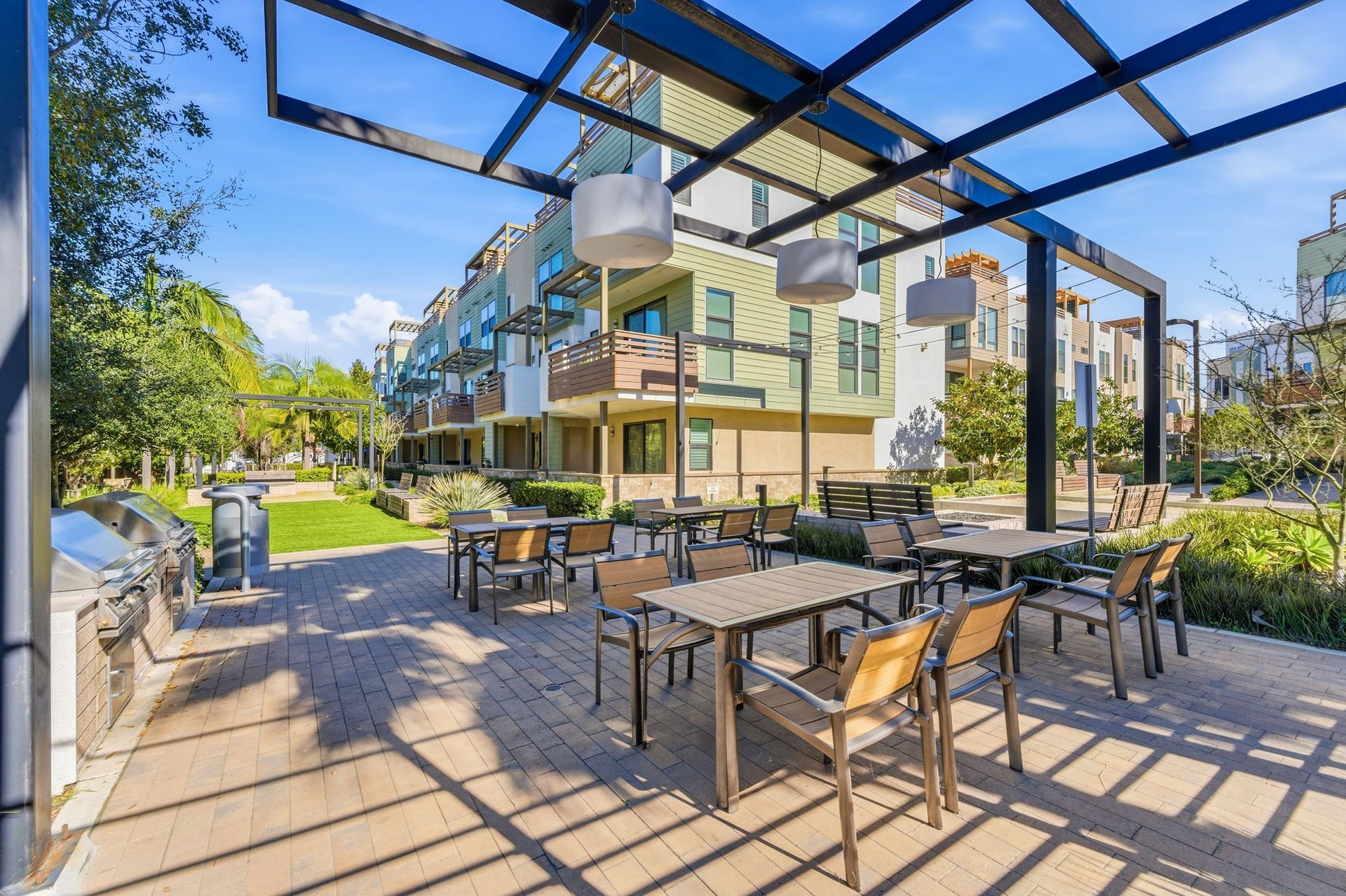 1650 Topanga