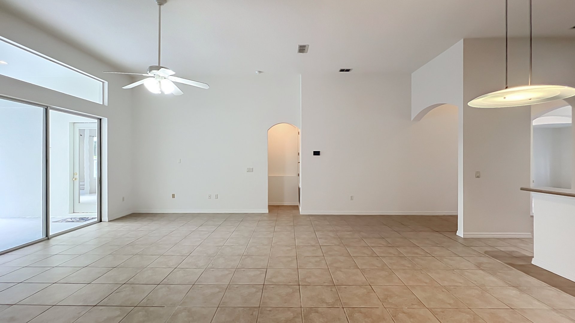 Orlando Vista Lakes 5-Bedroom 4-Bathroom Home and Lifestyle