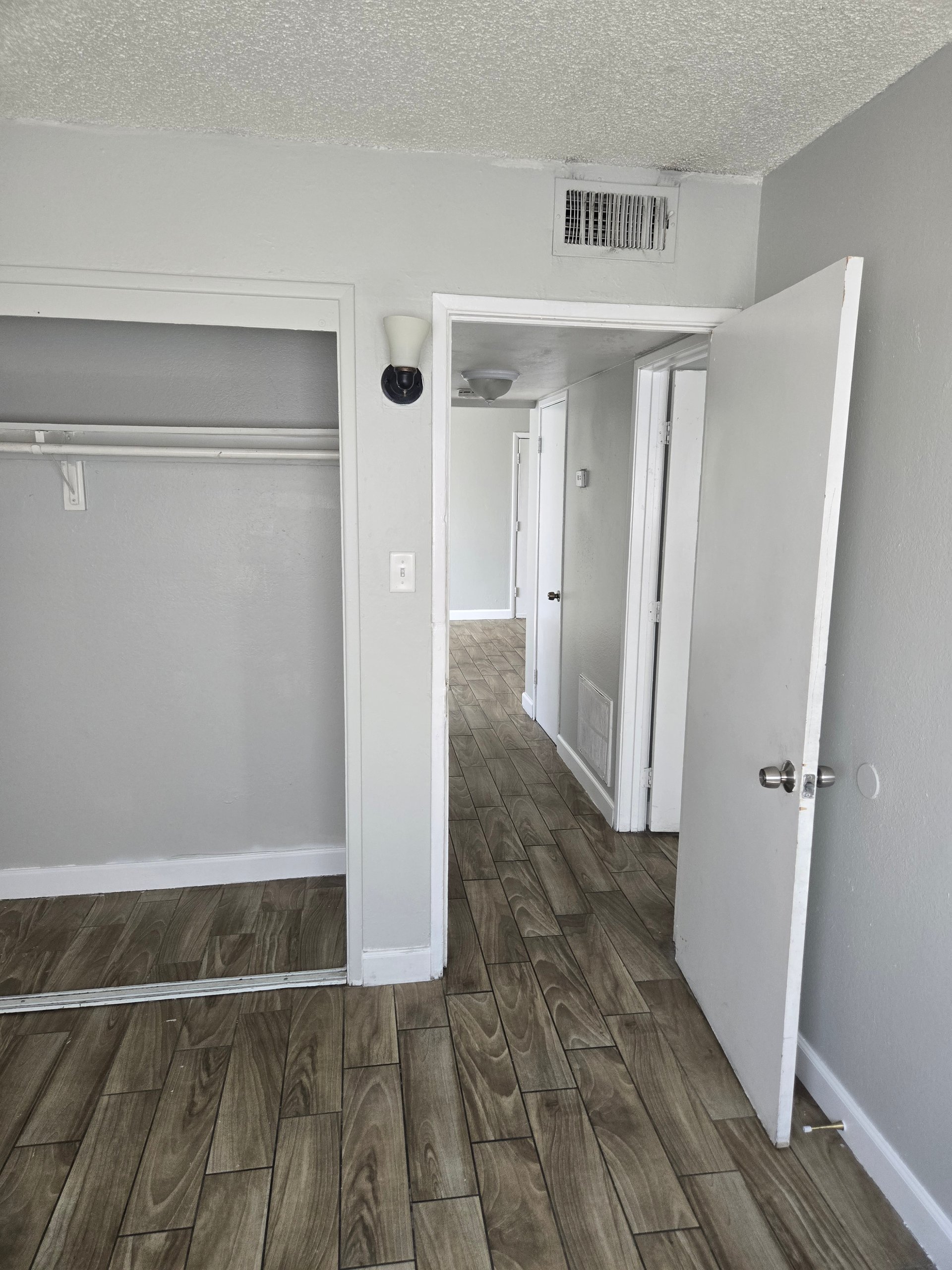 485 North Circle #2 Las Vegas, NV 89119