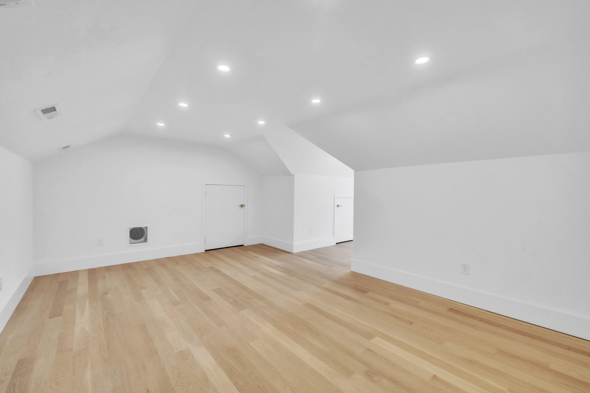 East Ave, Unit B 