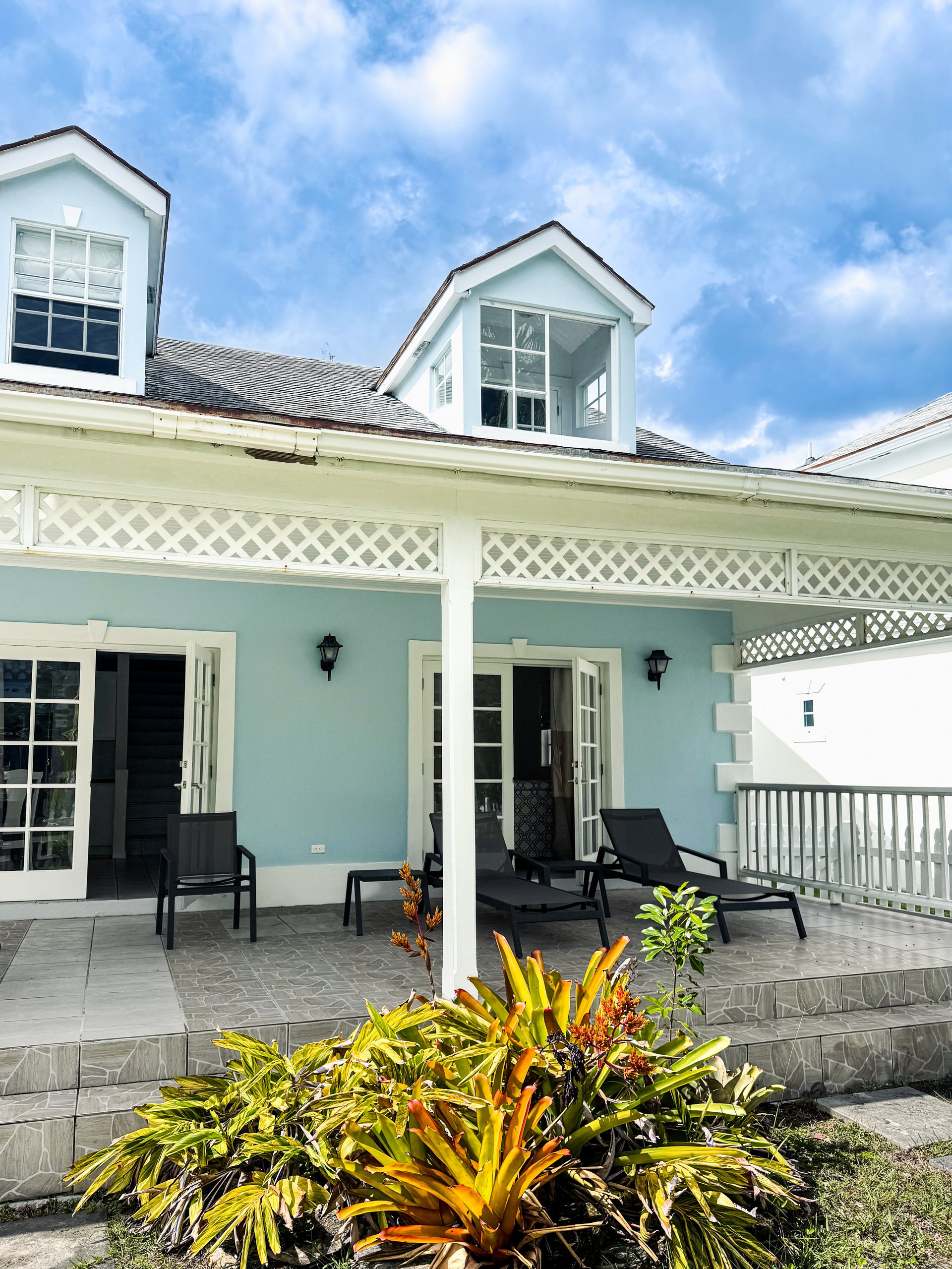 Sandyport | Expansive View Home 