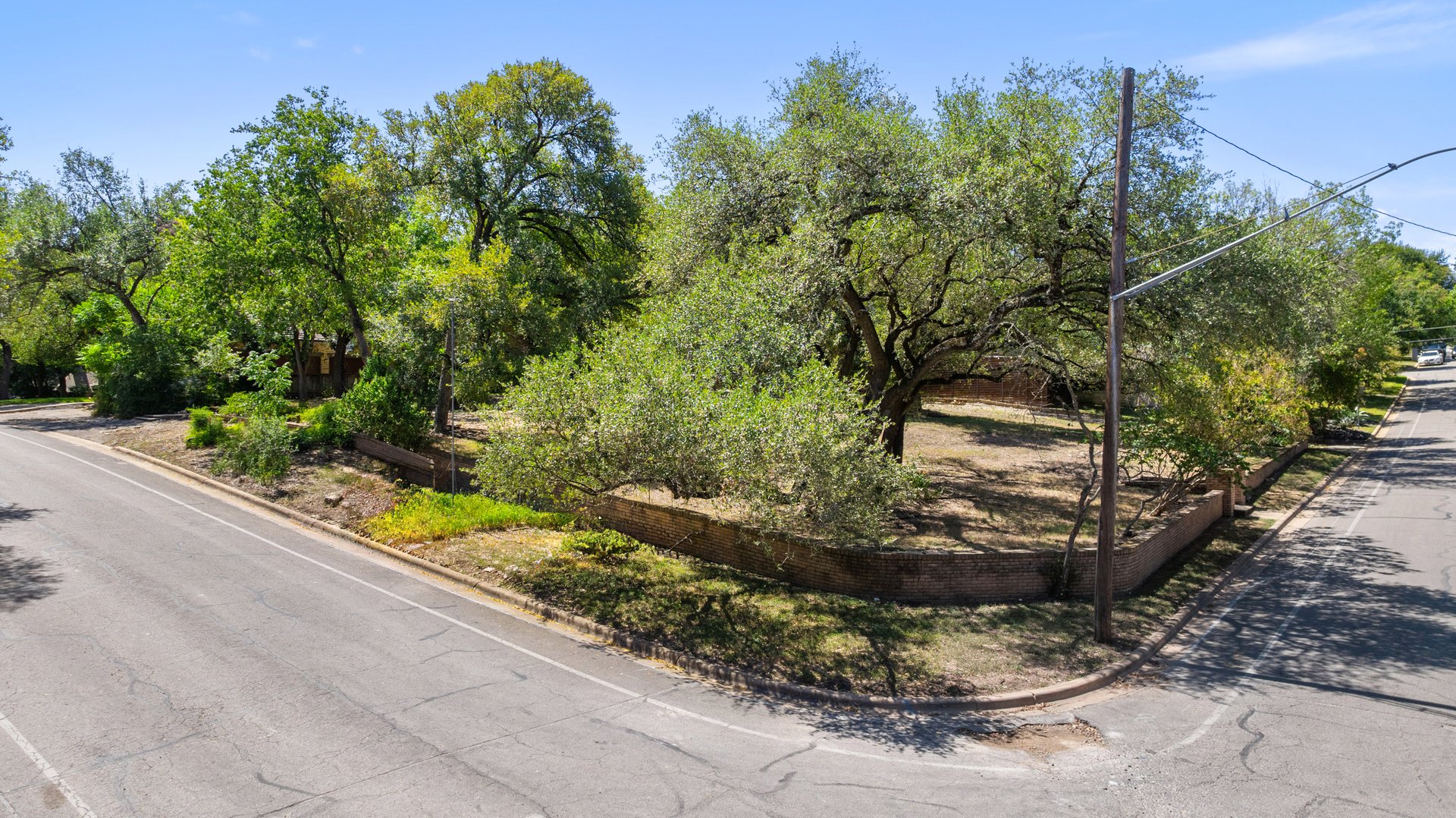 301 Wallis Dr