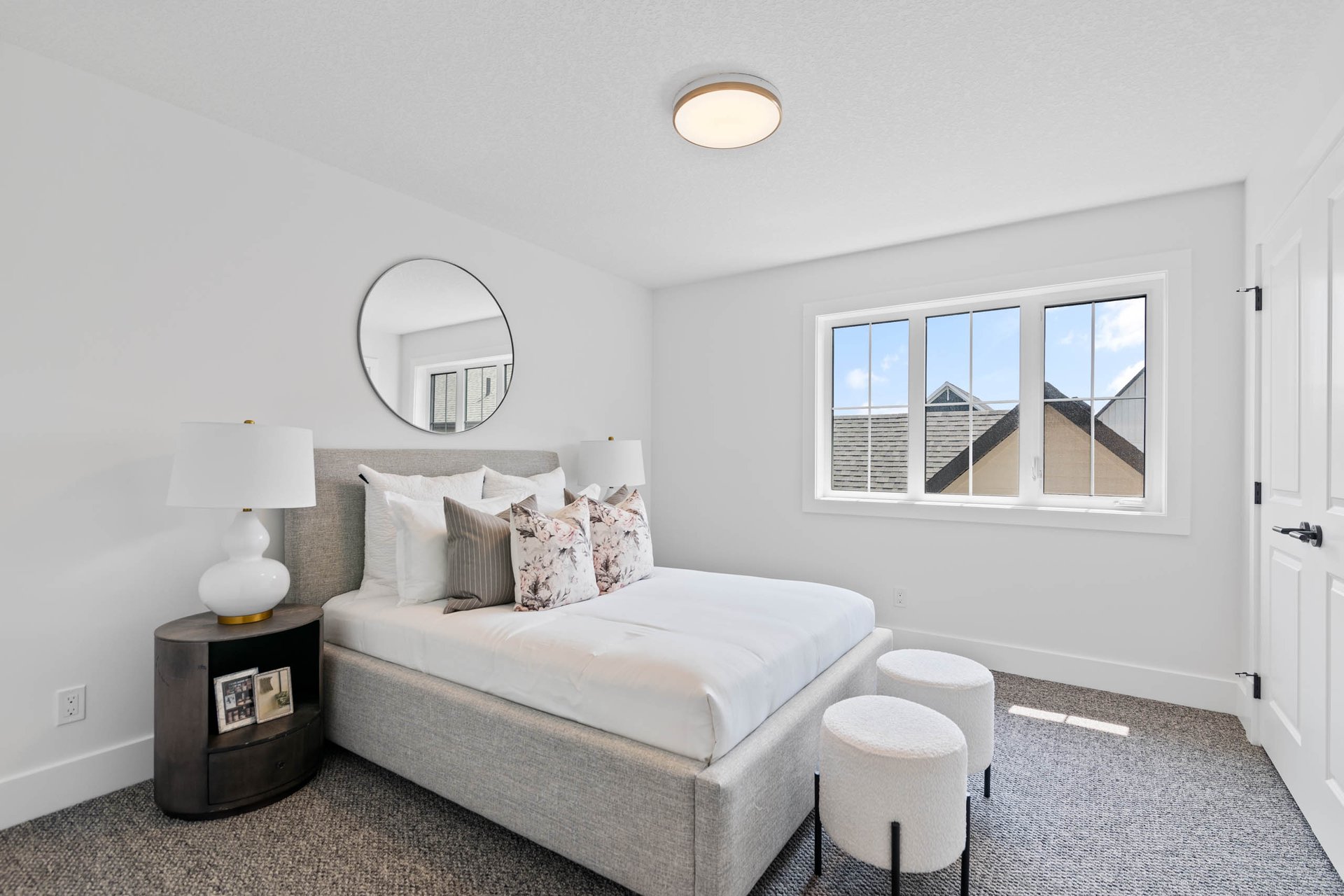 227 Calais Drive SW