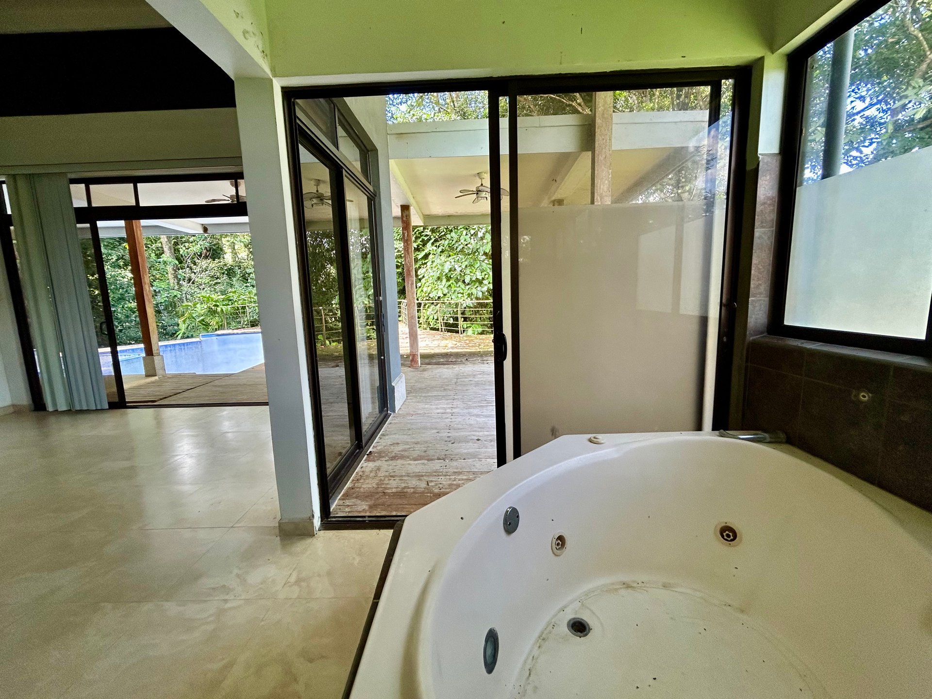 Fixer-Upper Home with an studio Office in Palmar Norte on a 7.58 Acres Property