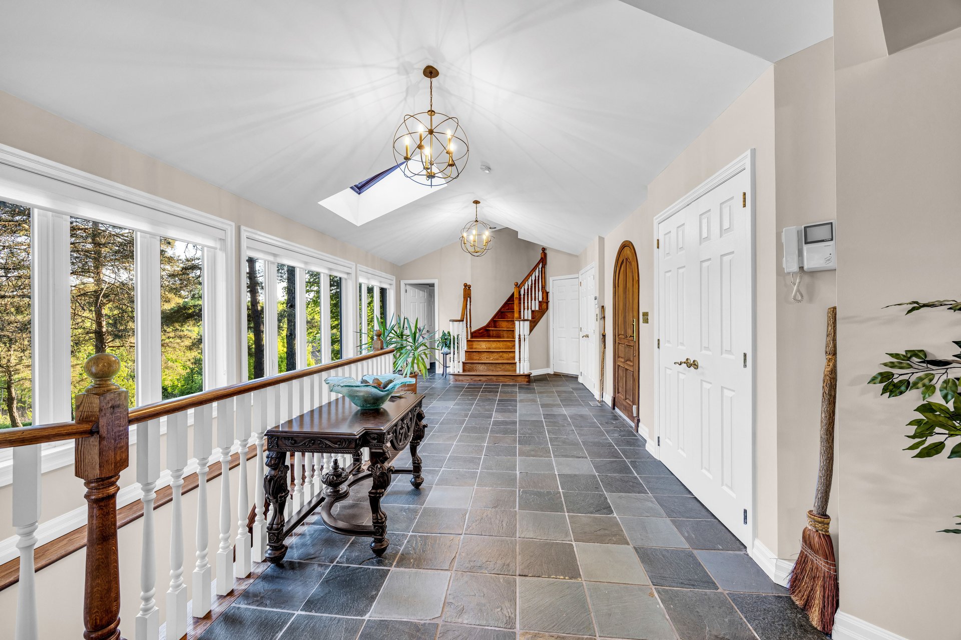 2360 8 Side Road, Burlington