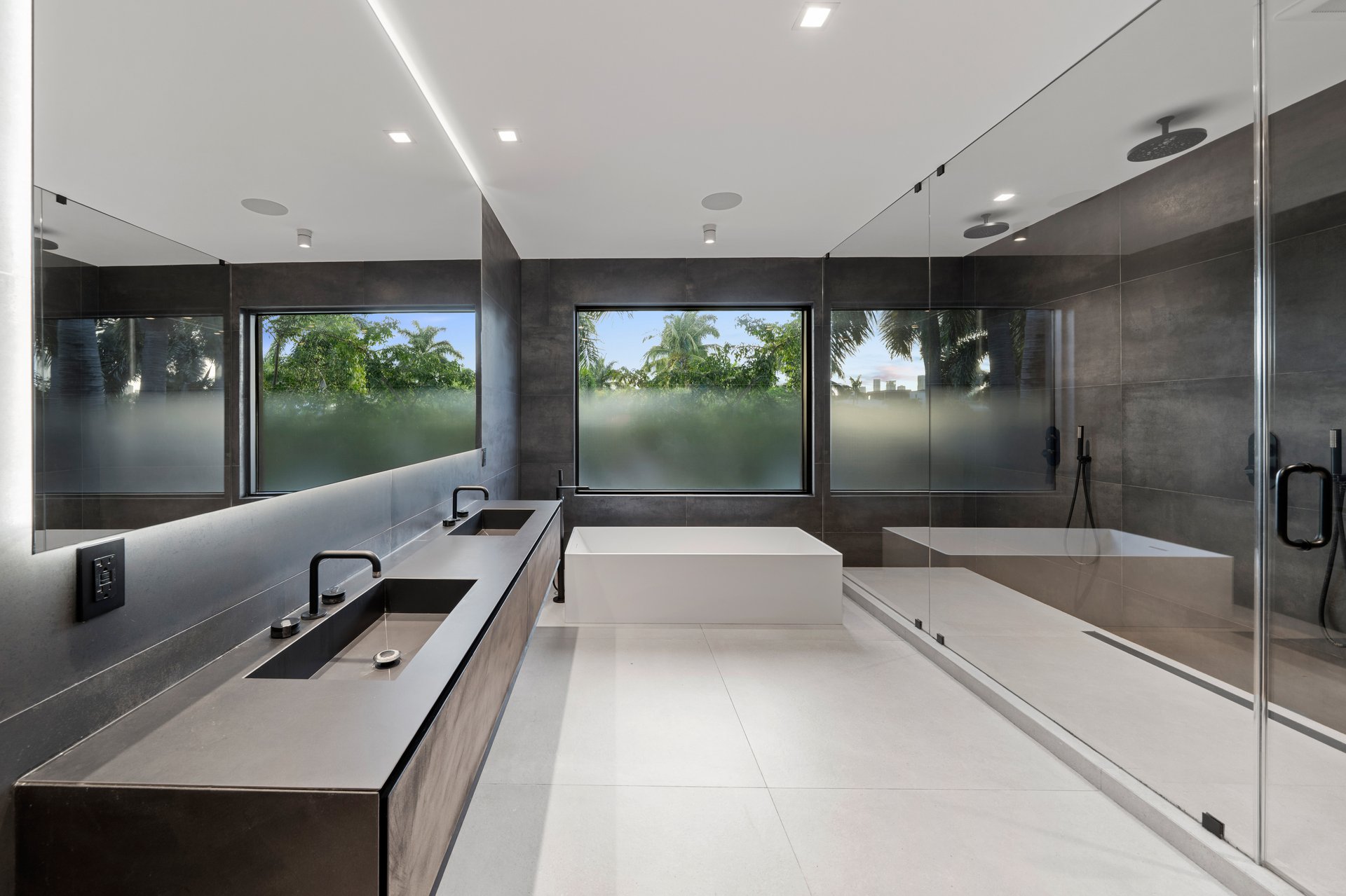 254 Palm Ave