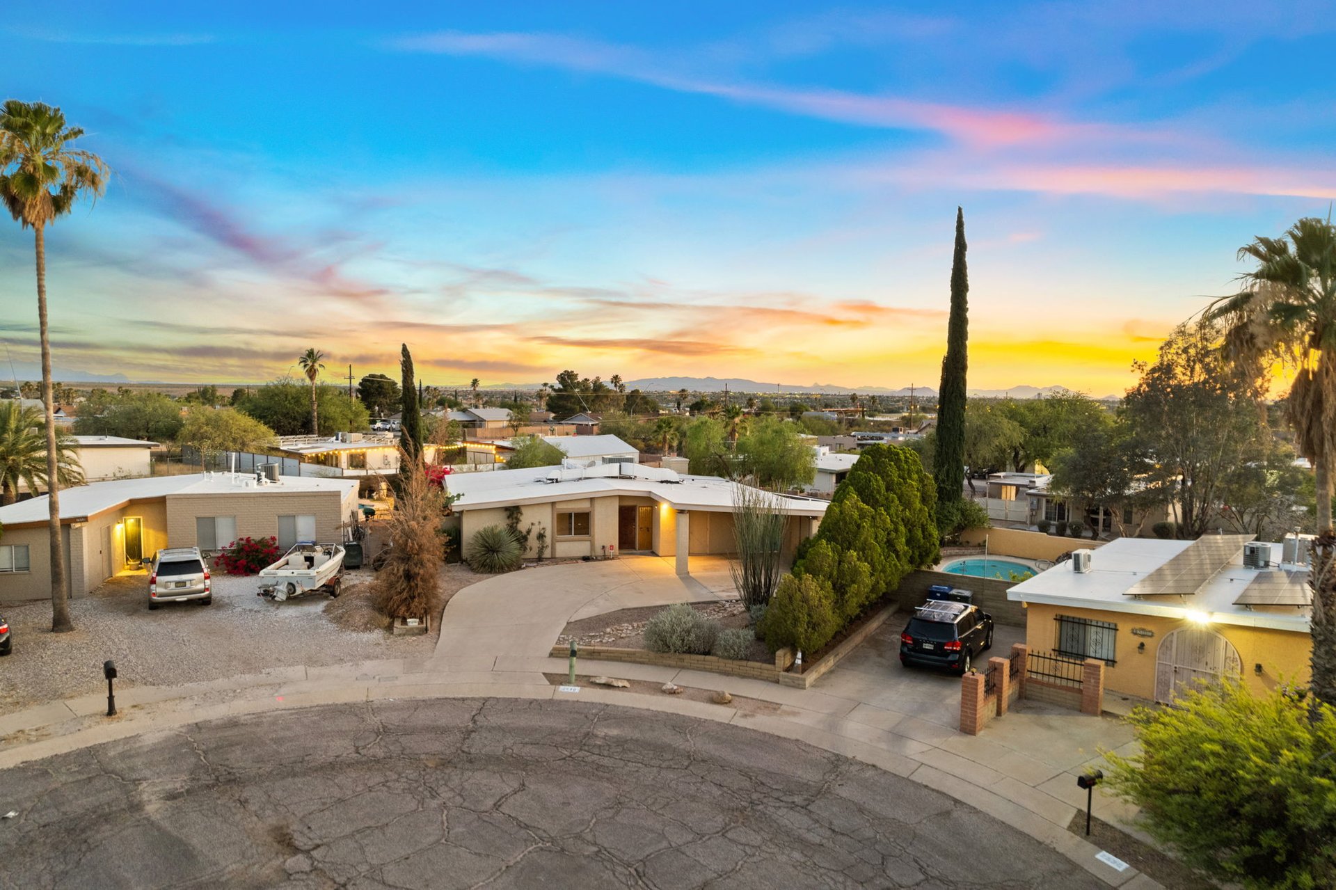 2540 S Marianne