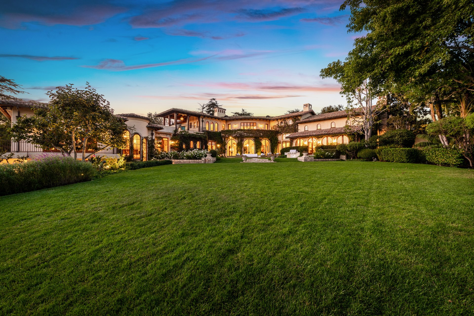 1550 Amalfi DR