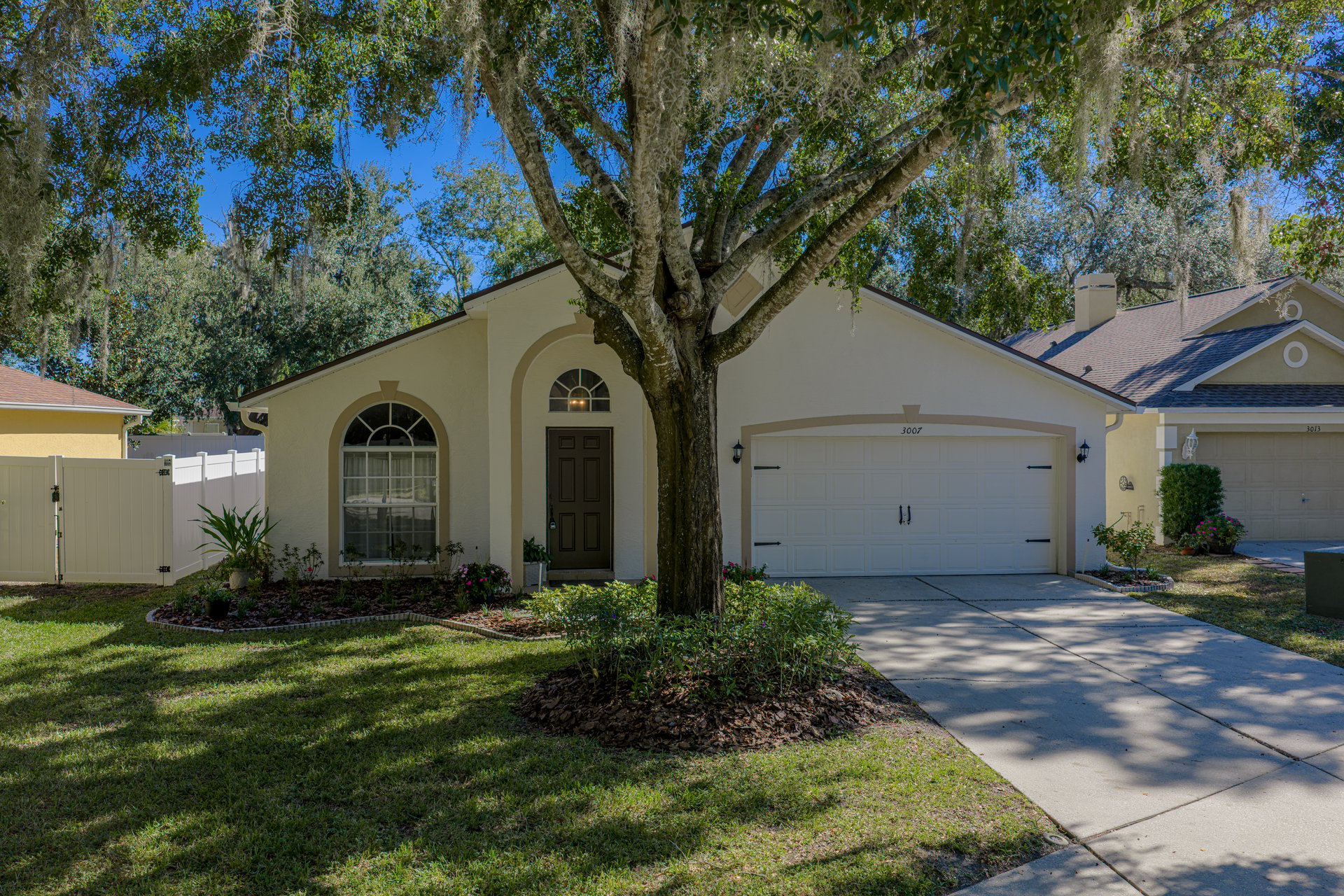 3007 CASTLE ROCK CIR