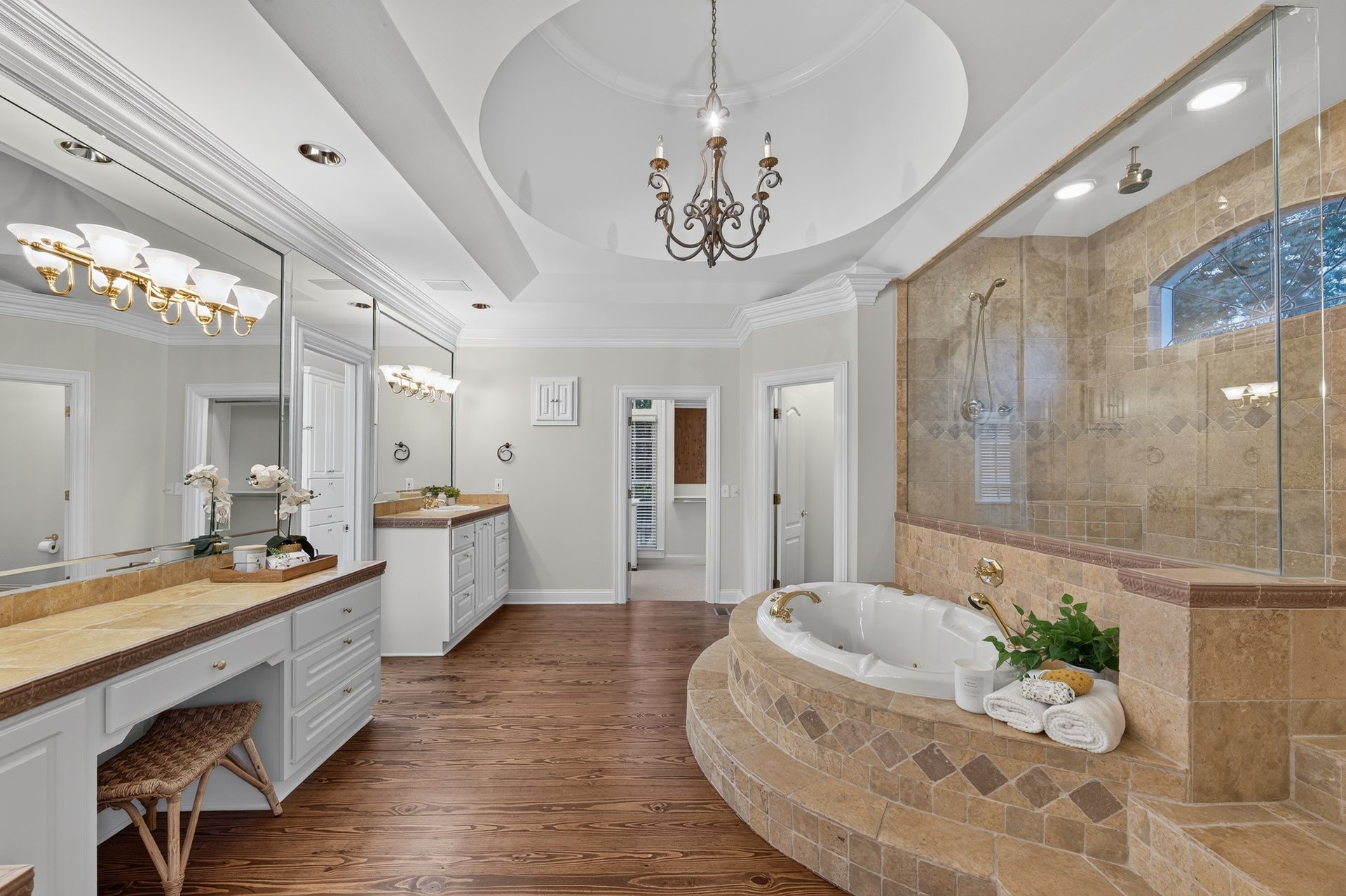 1055 Hedgerose Lane