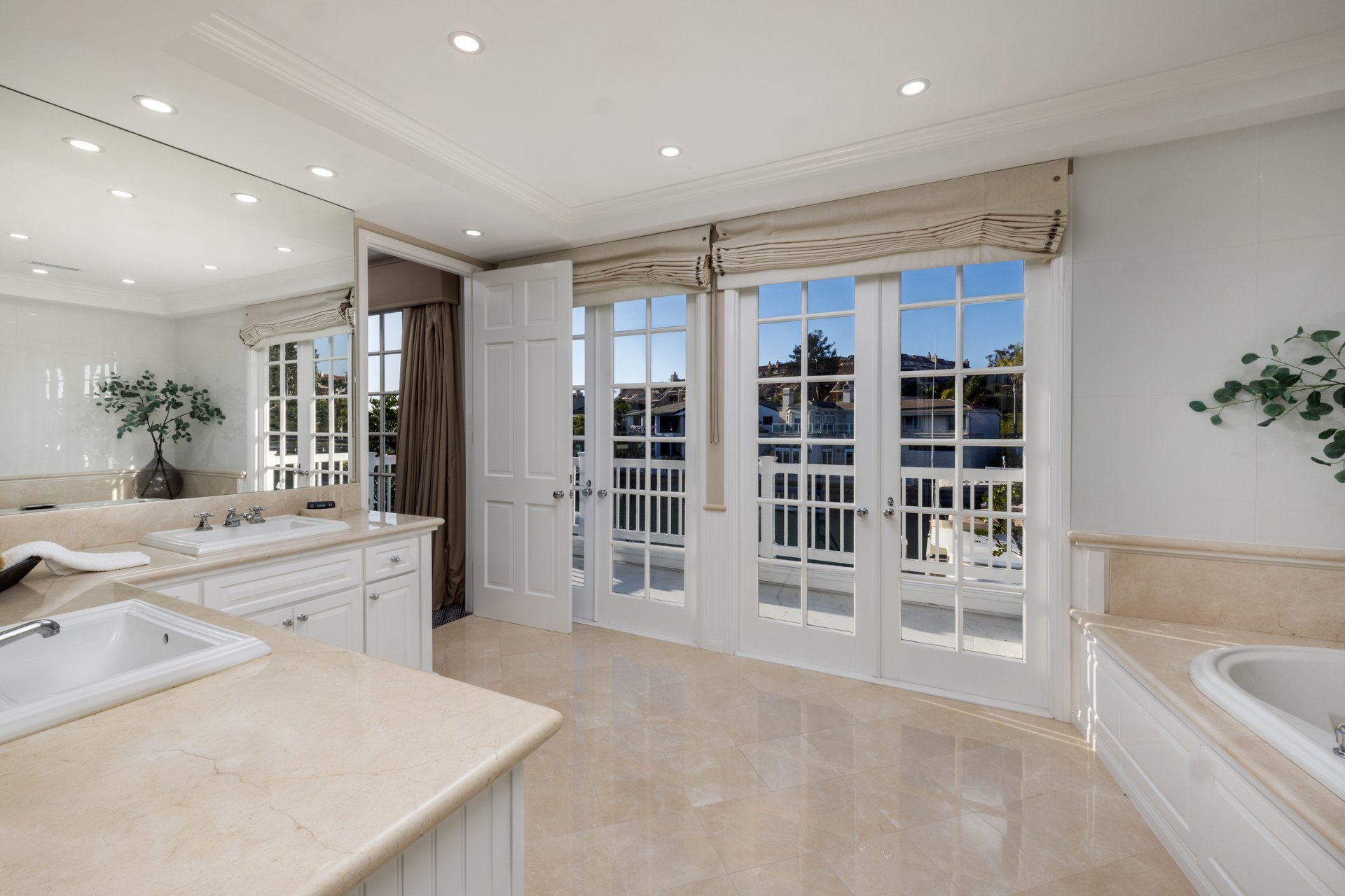 736 Harbor Island Drive 