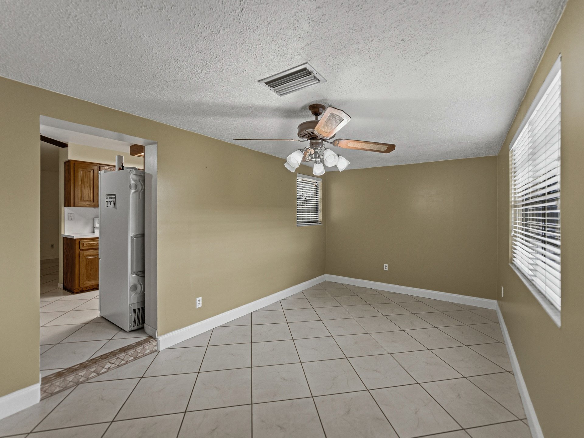 2702 AUBURN AVE W