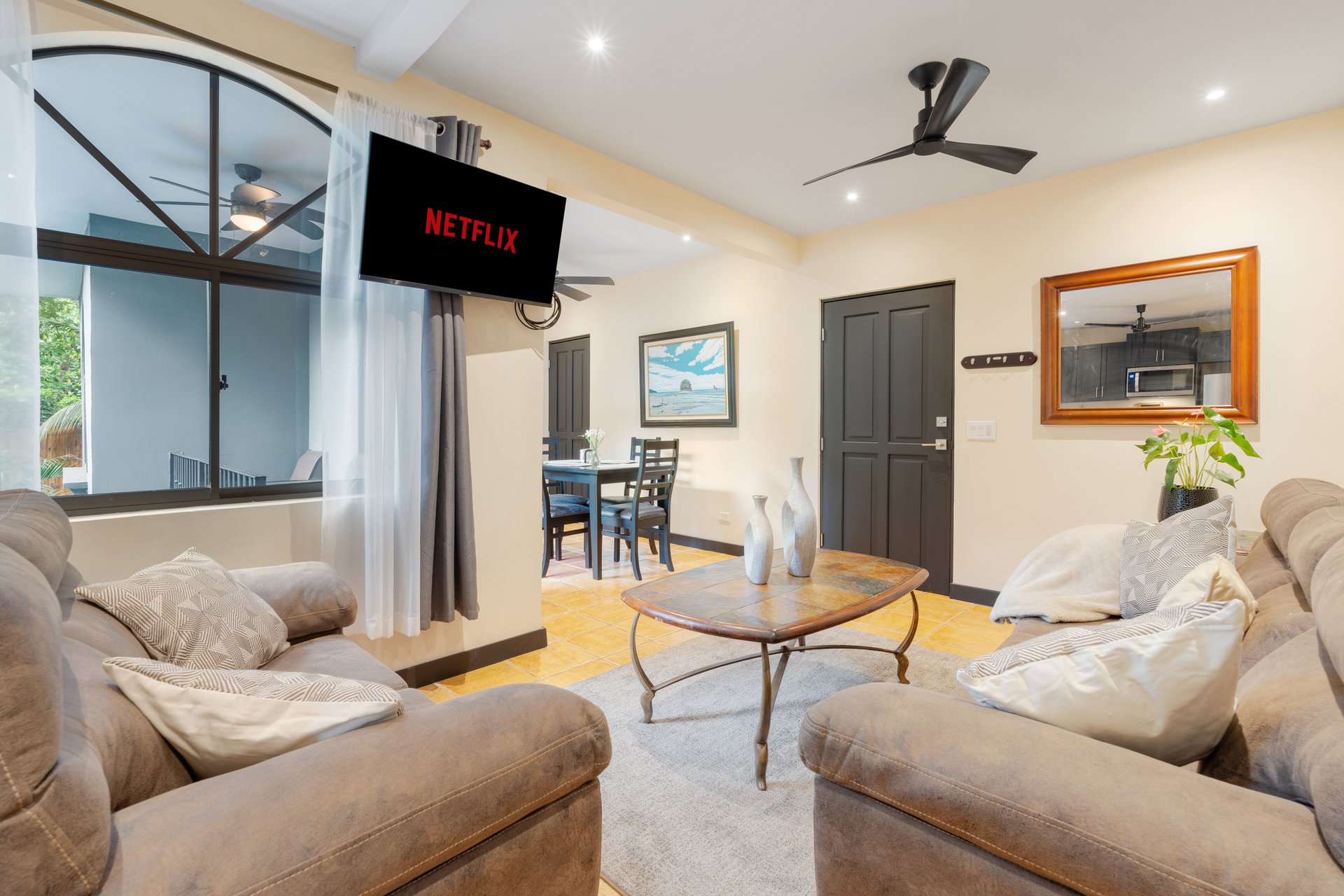 Laughing Gecko Suites | Beach Suites / Boutique Hotel For Sale