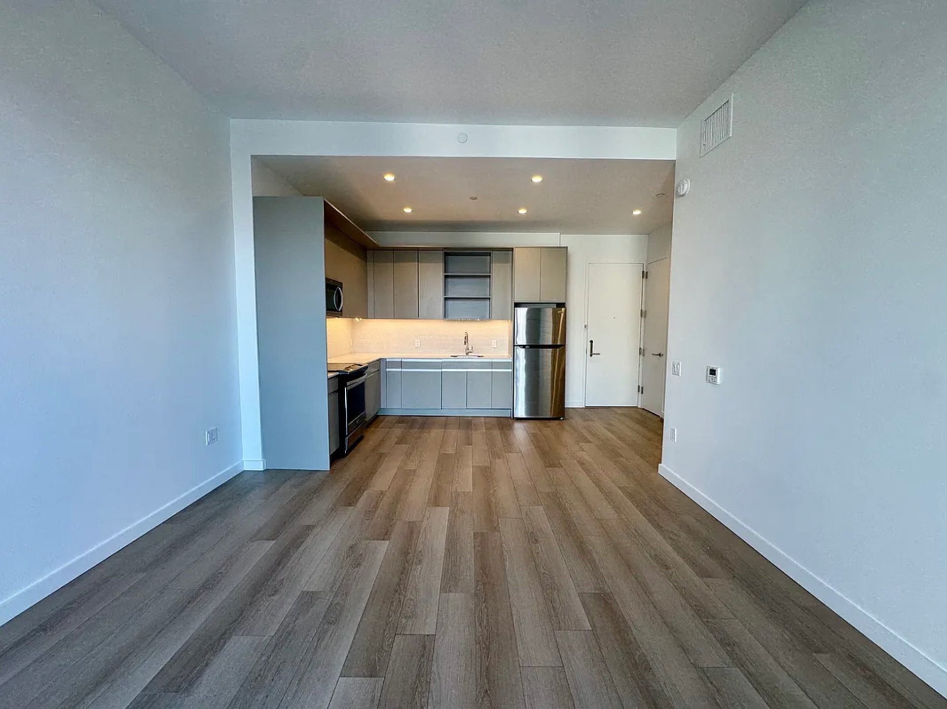 29-17 40th Ave 814