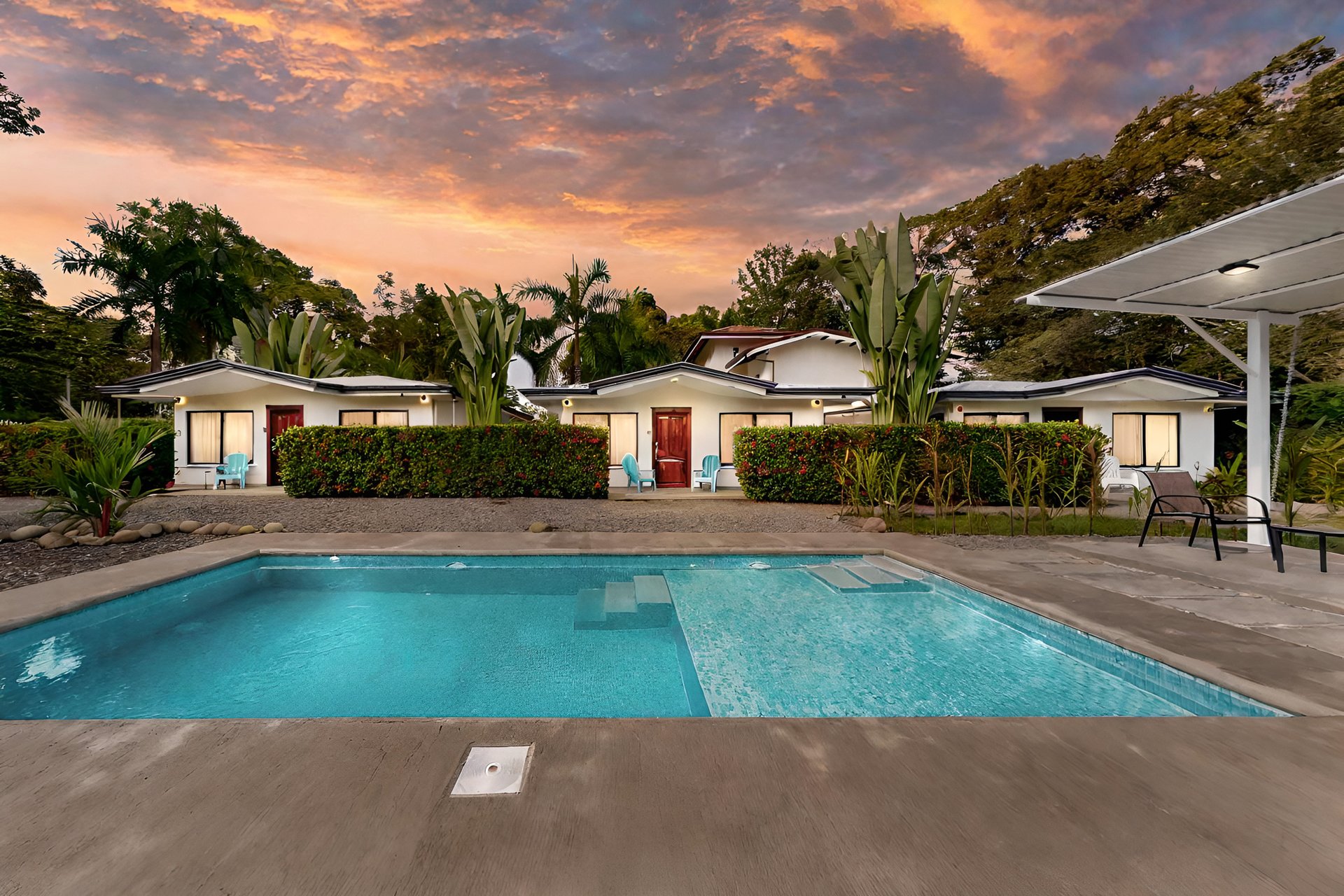 Tropical 3-Cabin Home with Pool and Gardens in the Heart of Uvita