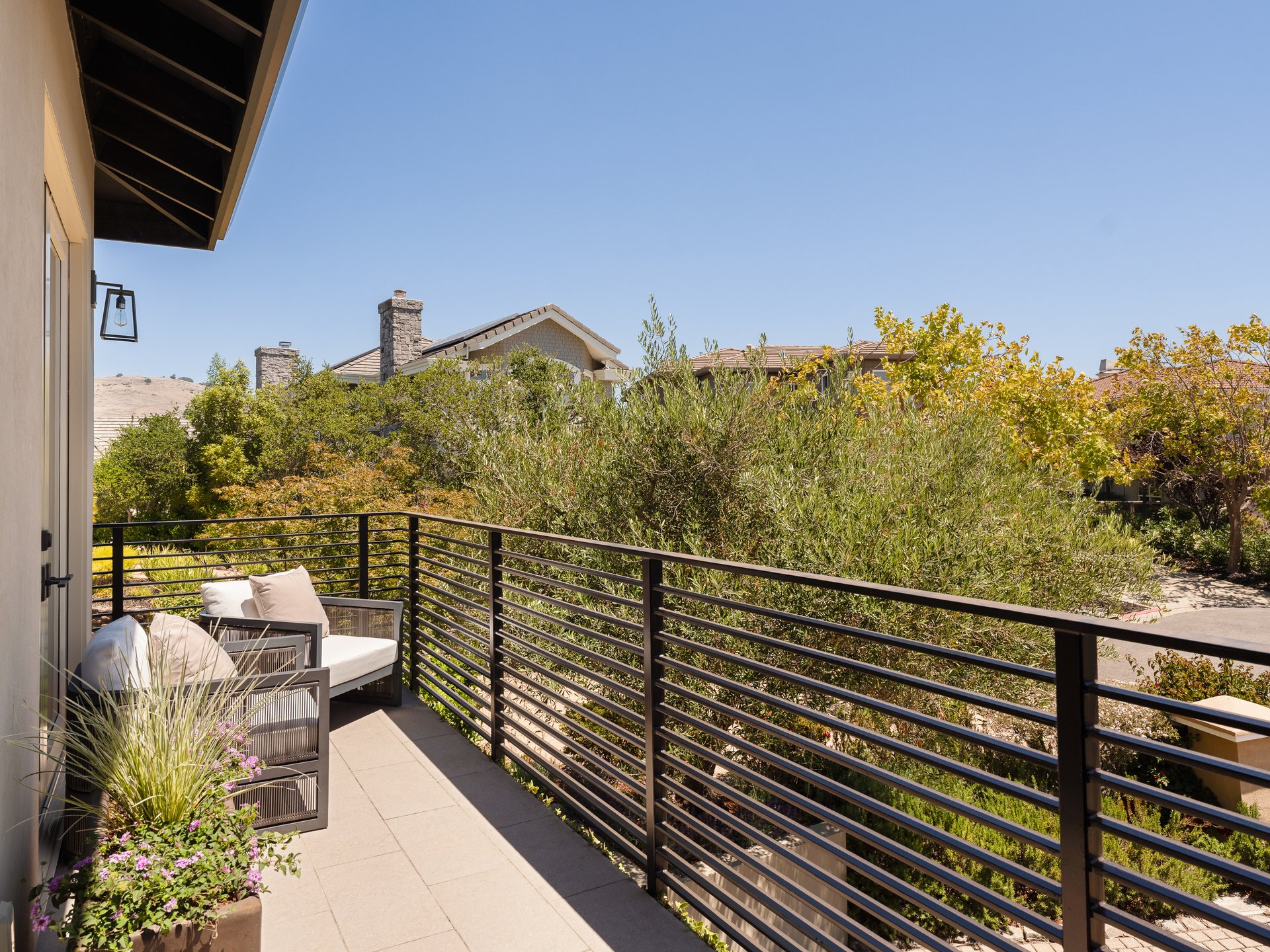 Architectural Modernism, Bay Views, and Exceptional Outdoor Living