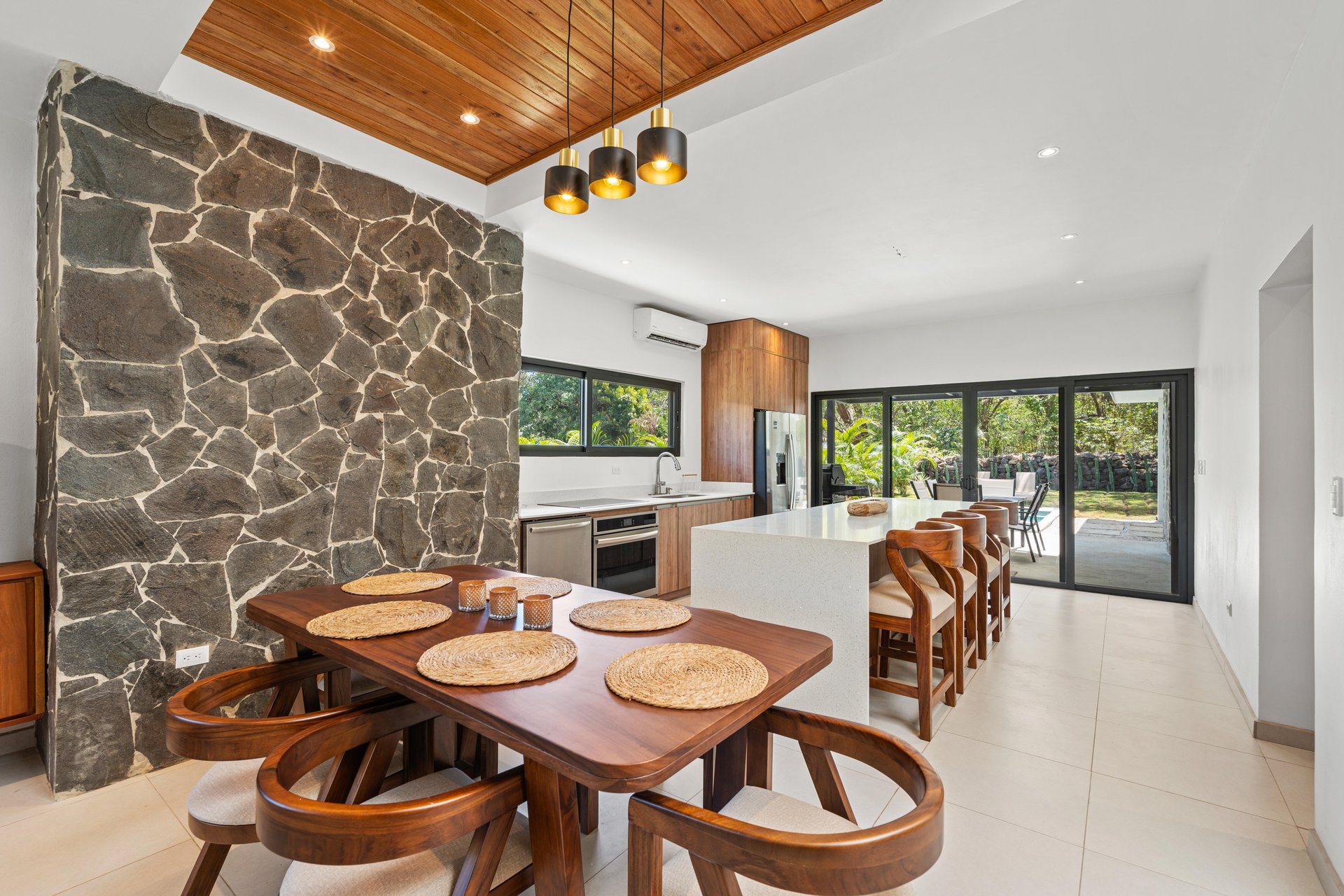 Casa Kuna | 3-Bed Modern Coastal Oasis in the Heart of Playas del Coco